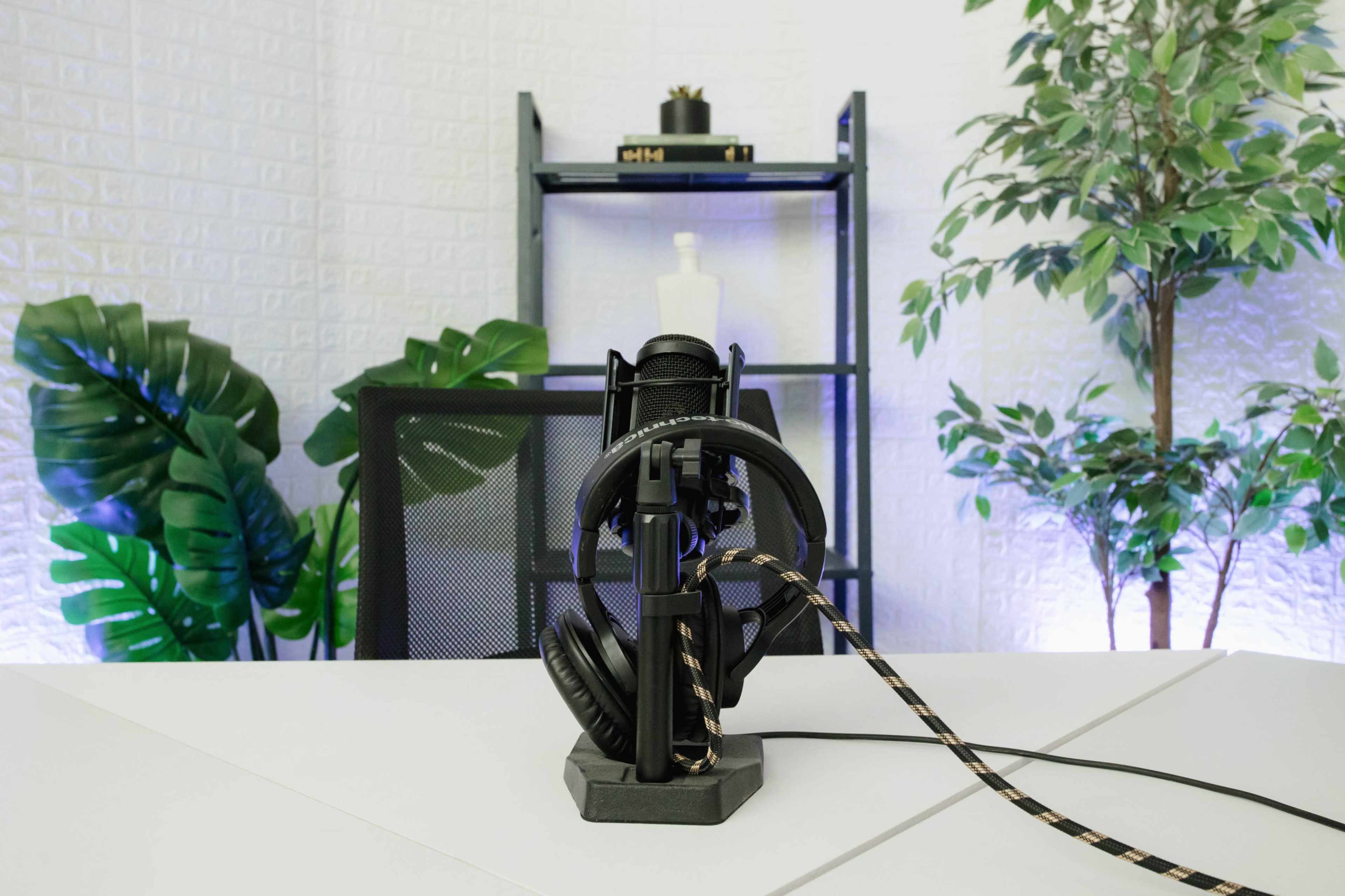 Podcast Studio in Bellevue | 4-Person Setup + Video Capability Image in Wilburton, Bellevue, WA