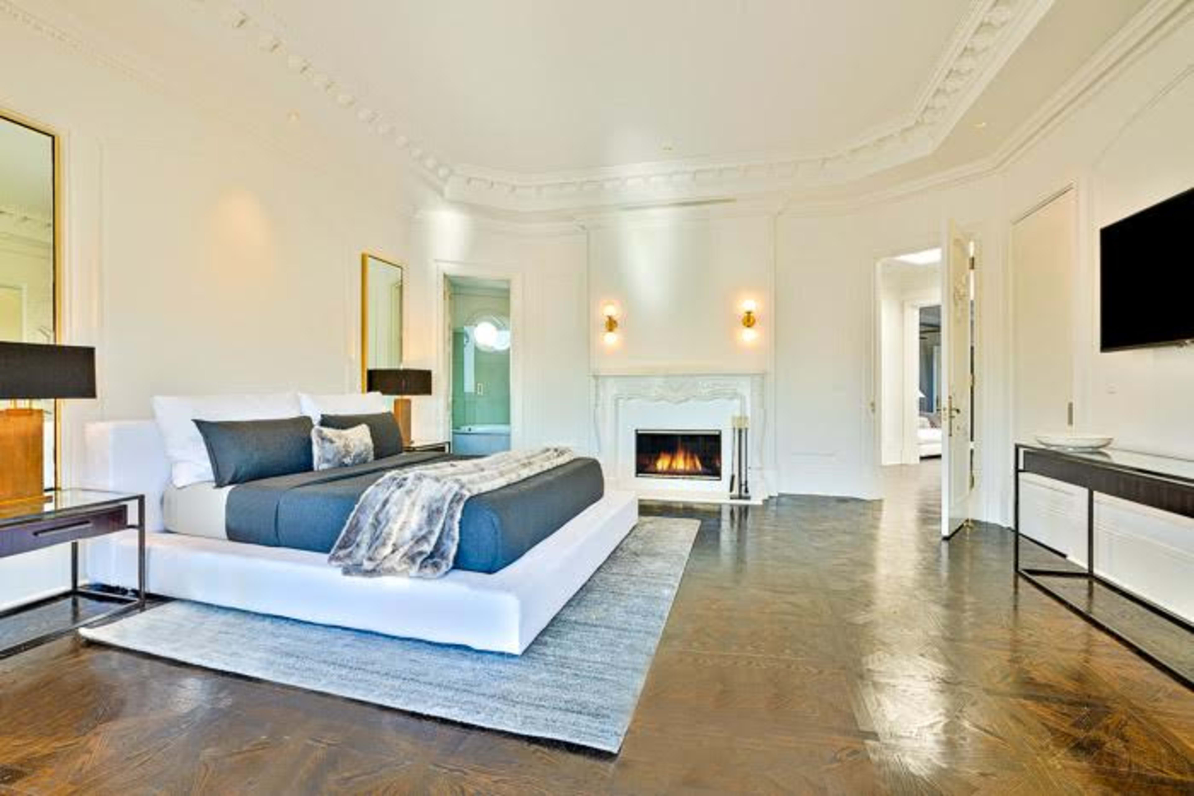French Palatial Image in , beverly hills, CA