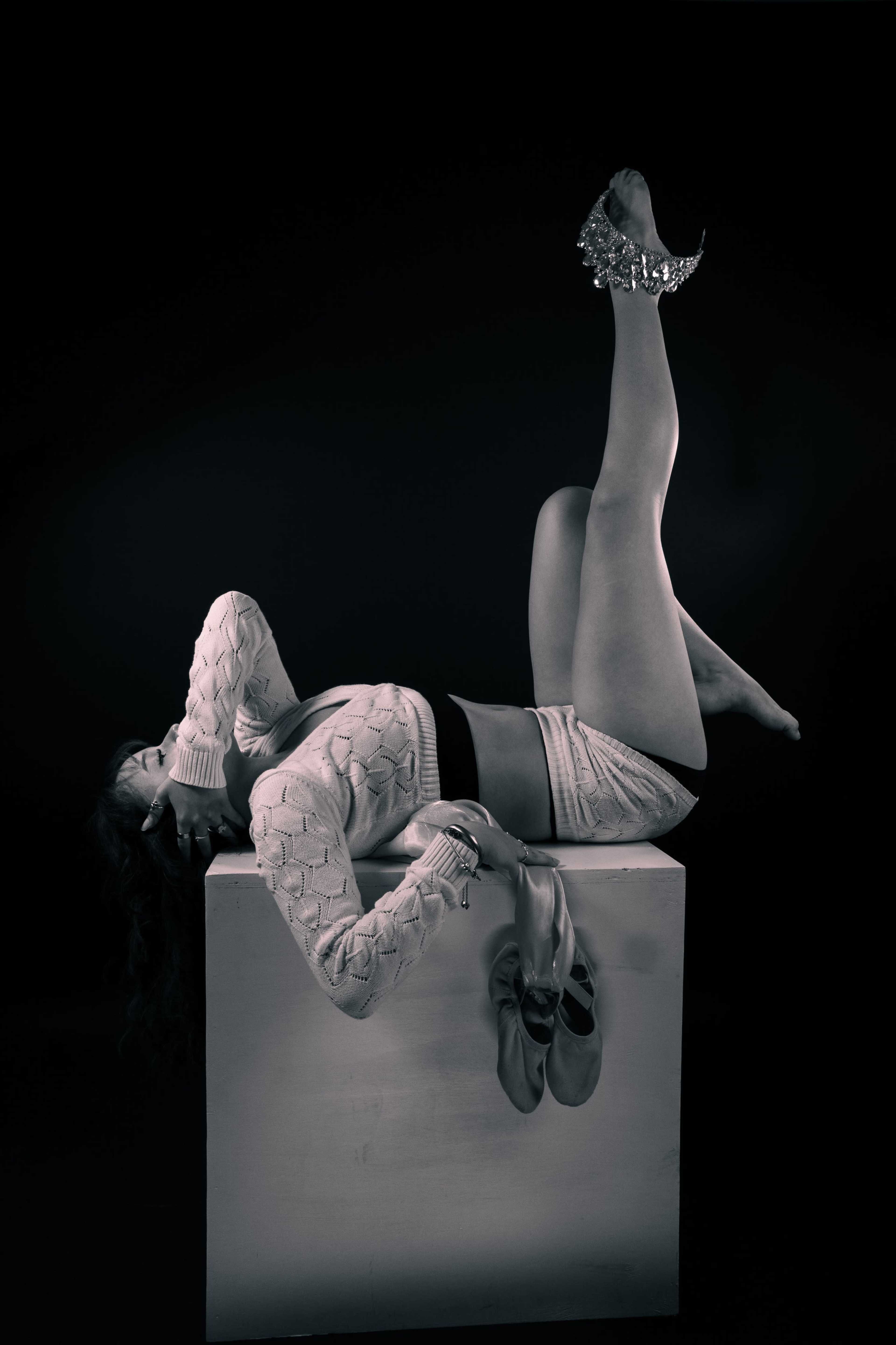 Natural Light Photo Studio with Clean Backdrops Image in South Belt / Ellington, Pasadena, TX
