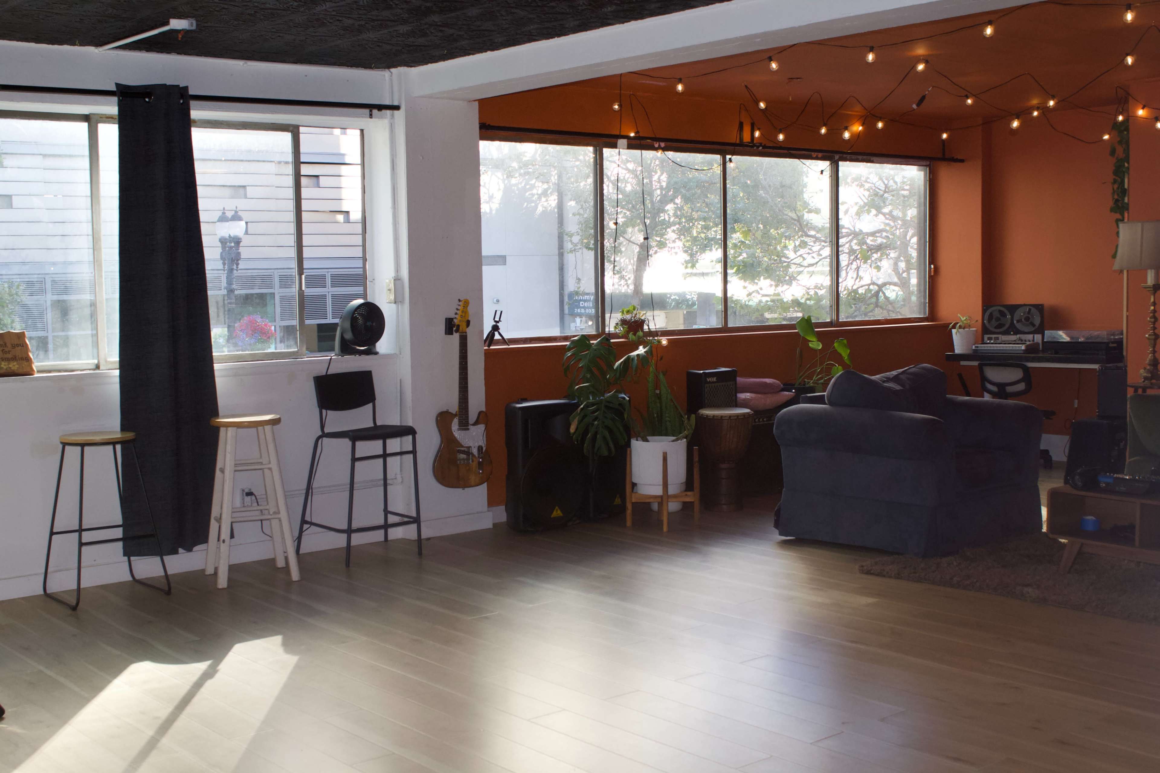 Vibey Downtown Studio Image in Downtown Oakland, Oakland, CA