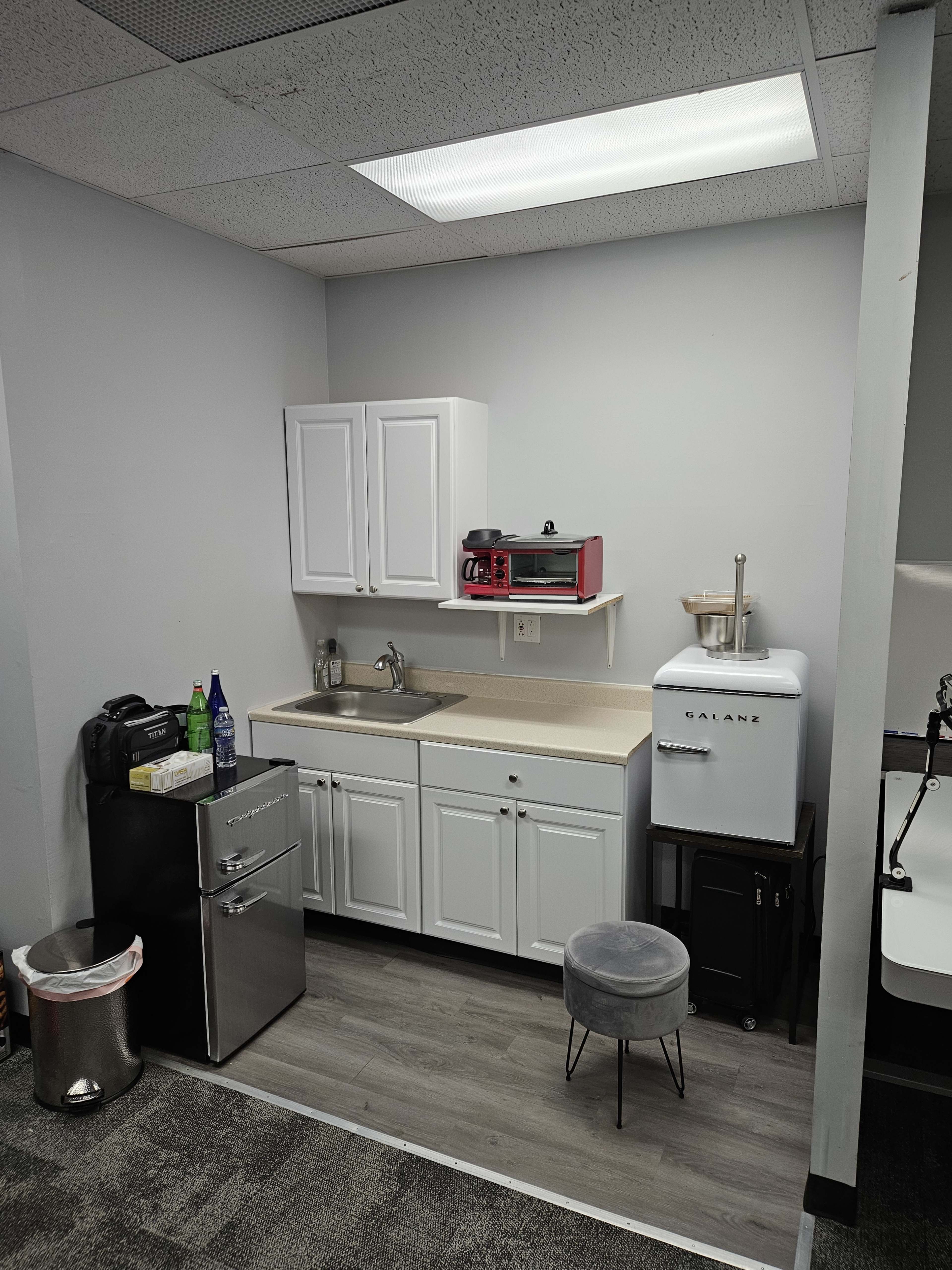 **Private Quiet Office Lounge in Montgomeryville – Lockable, High-Speed Wi-Fi, Snacks, 50% Off First Session** Image in Montgomery Township, Montgomeryville, PA