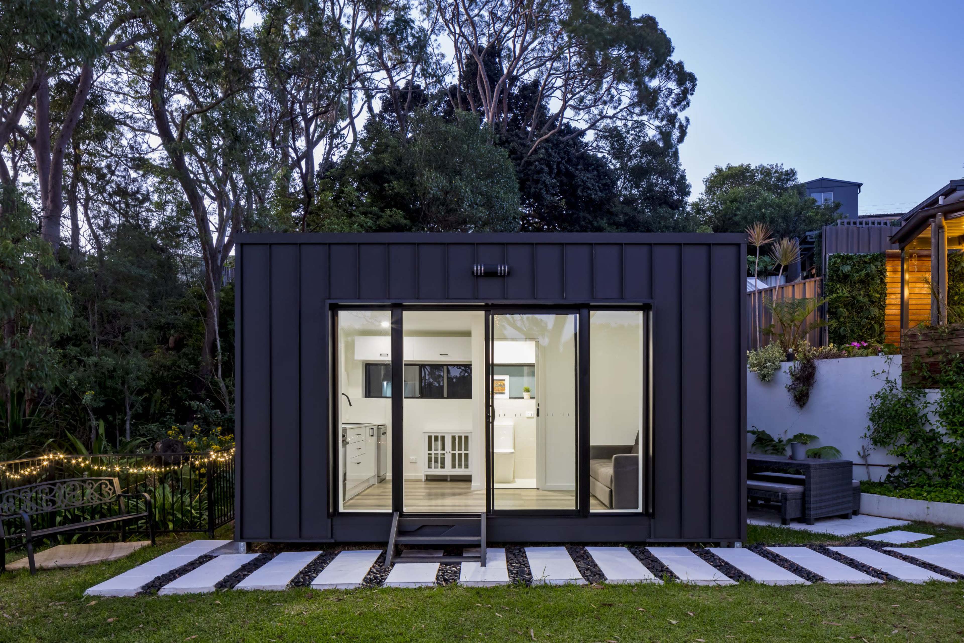 Tranquil Bush Retreat with Serene Garden Oasis at Nature's Edge Image in Engadine, Engadine, Sydney, NSW