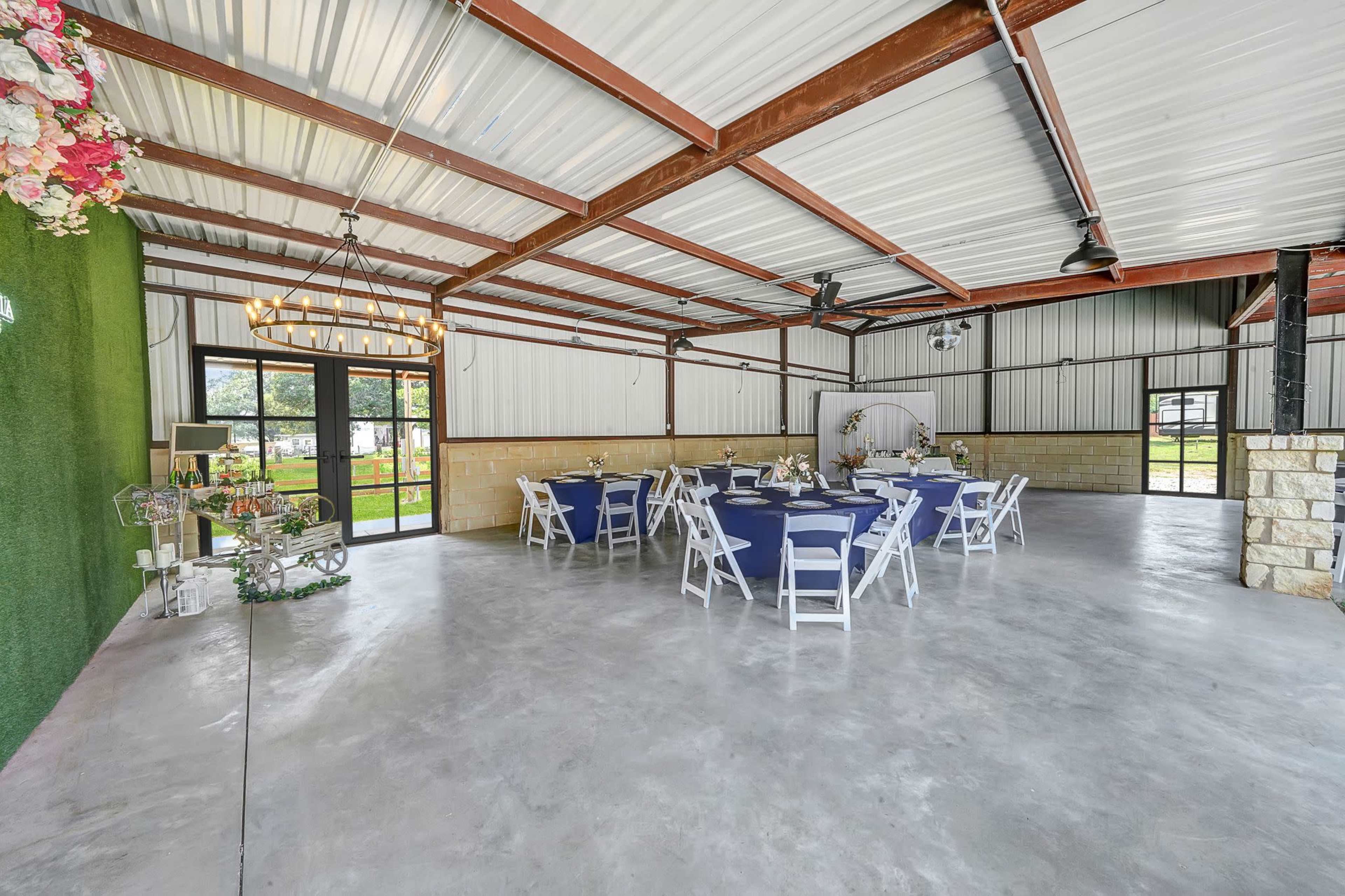 Outdoor event space located approximately 45 minutes Northwest of Downtown Houston Image in Pinehurst, Pinehurst, TX