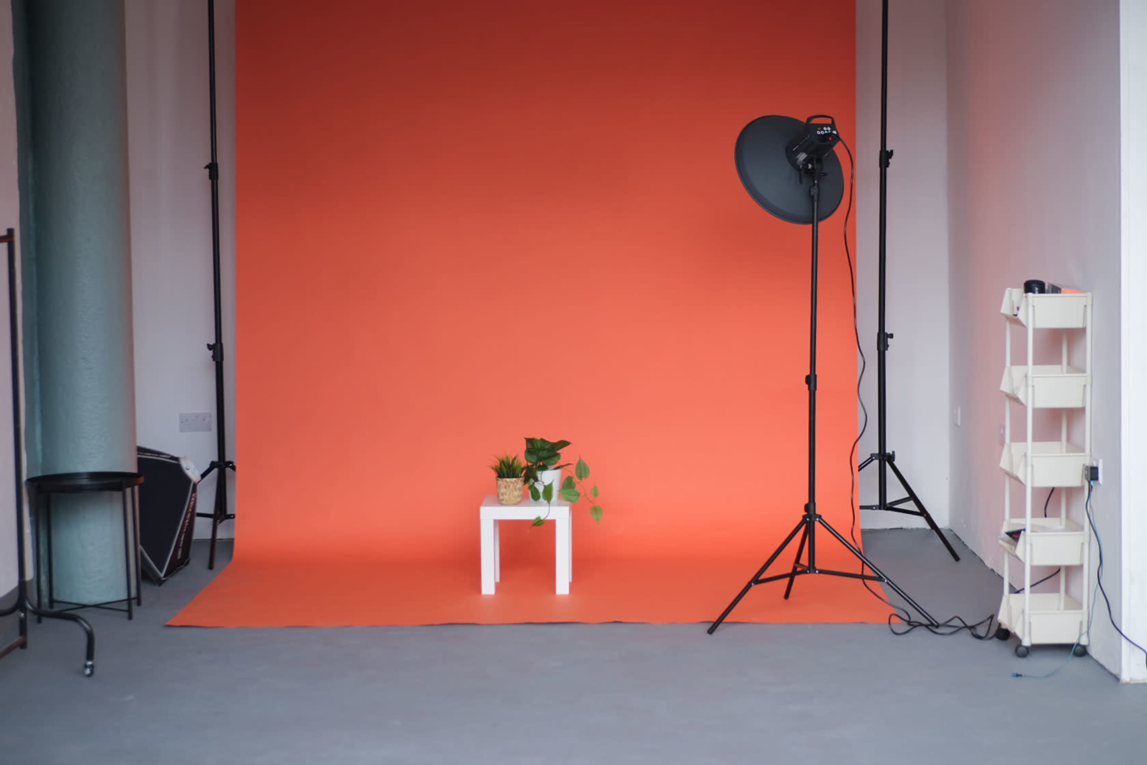 Professional Self-Service Photography Studio Image in Glasgow, Glasgow, SCT
