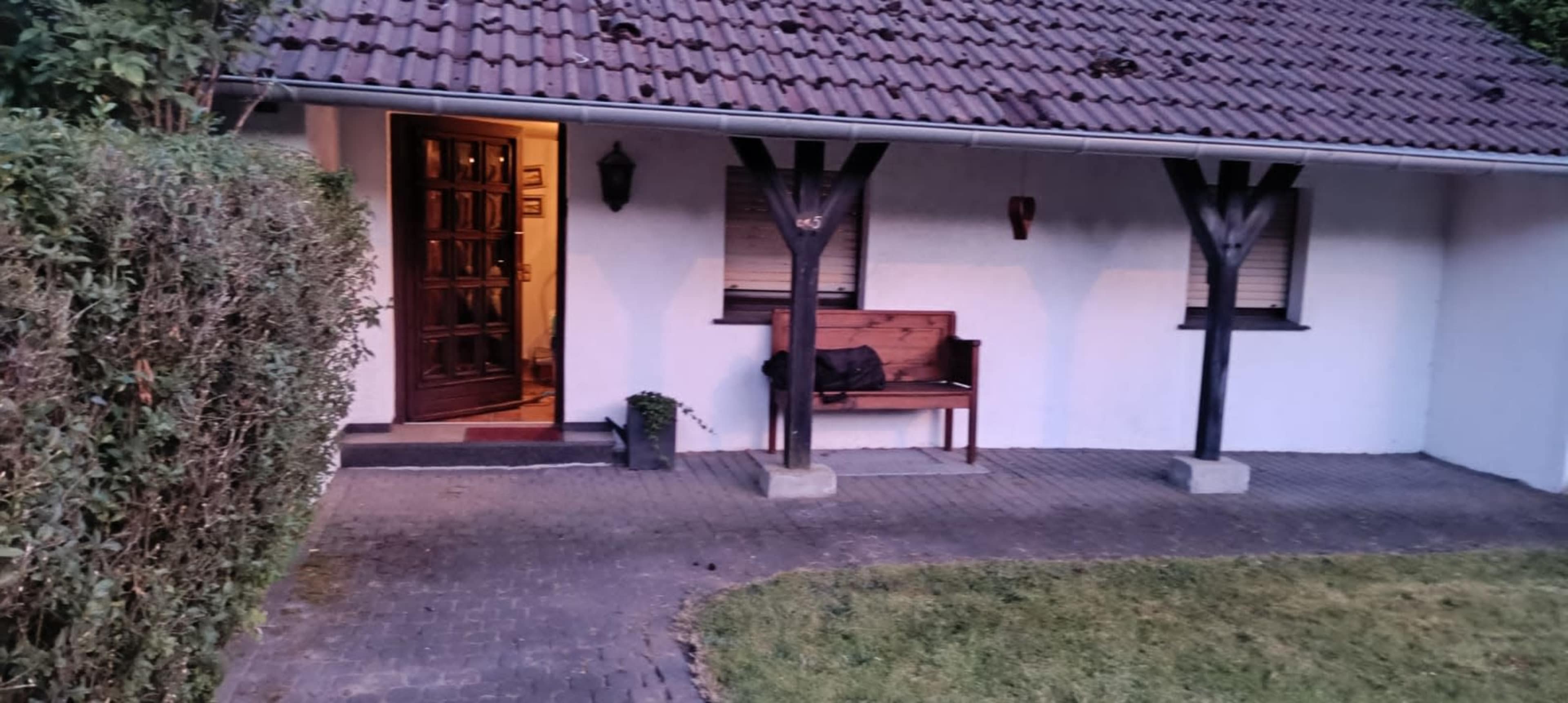 Stilvolle Unterkunft mit 1600 qm Gartenfläche. Image in , Velbert