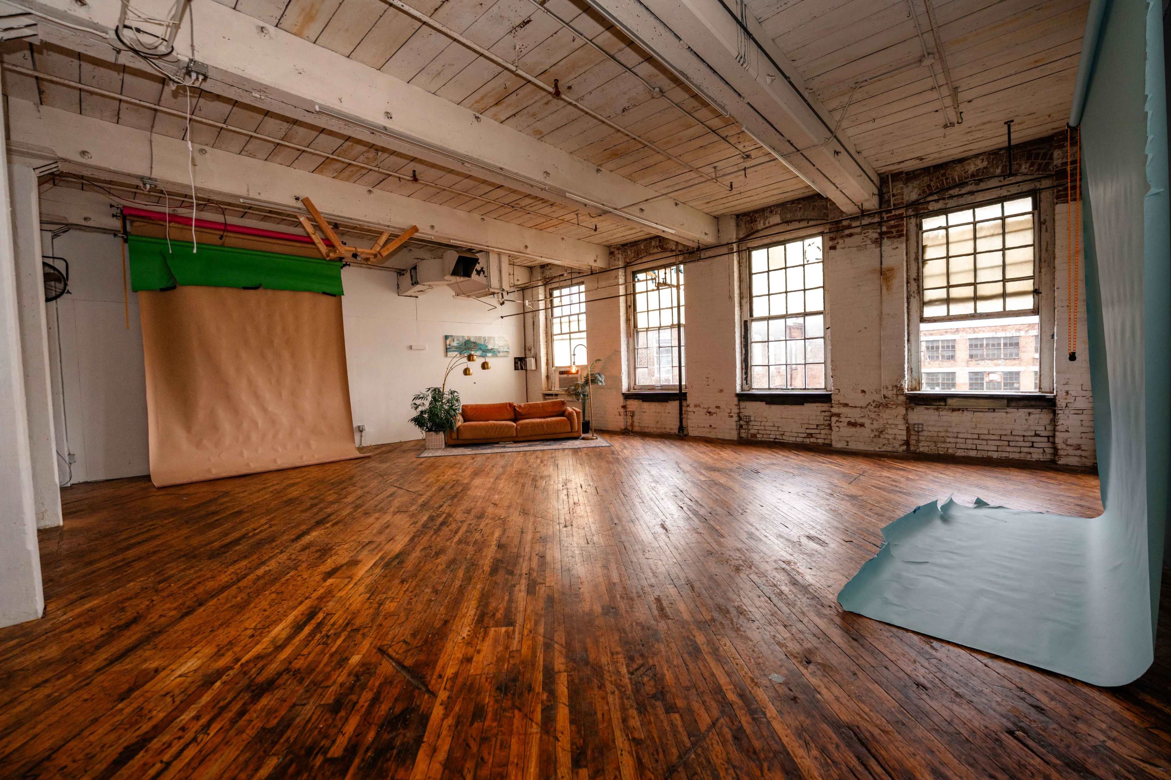 BRAND NEW 1500 SQ FT NATURAL LIGHT STUDIO Image in North Philadelphia, Philadelphia, PA