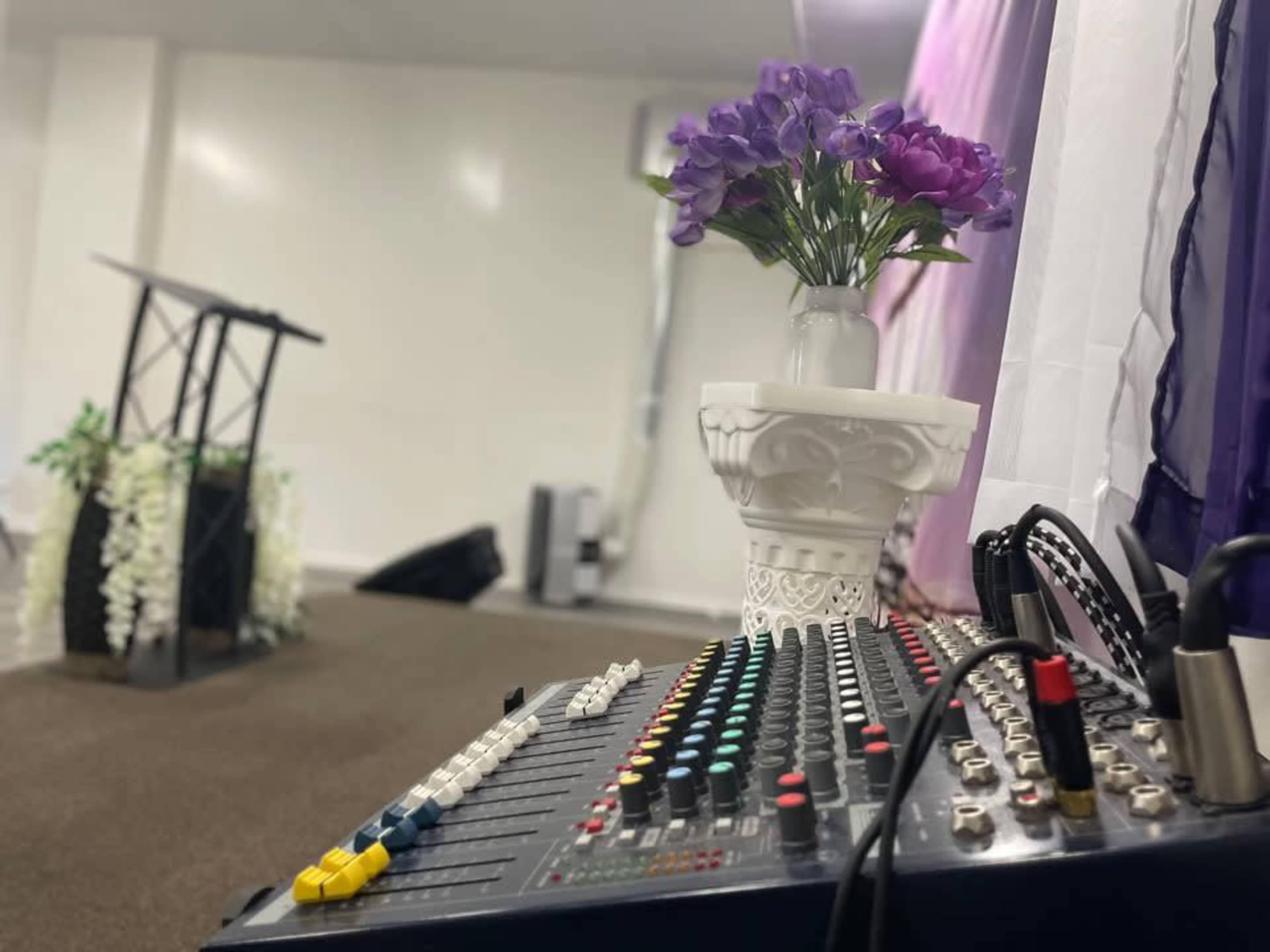 Bright and Spacious Professional Event Space in the Heart of Elizabeth Image in , Elizabeth, NJ