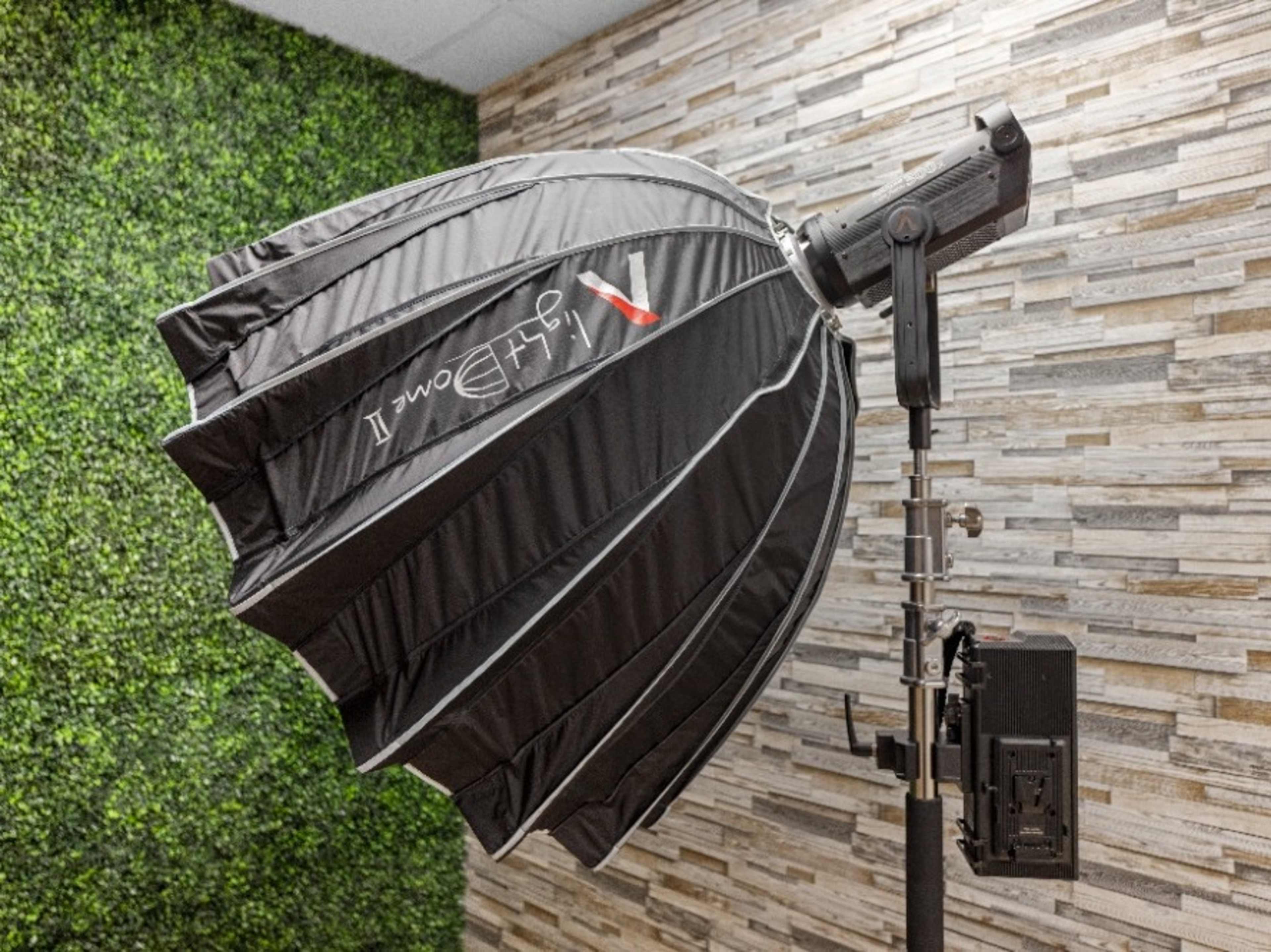 Aputure 300x Bi-Color Light Kit