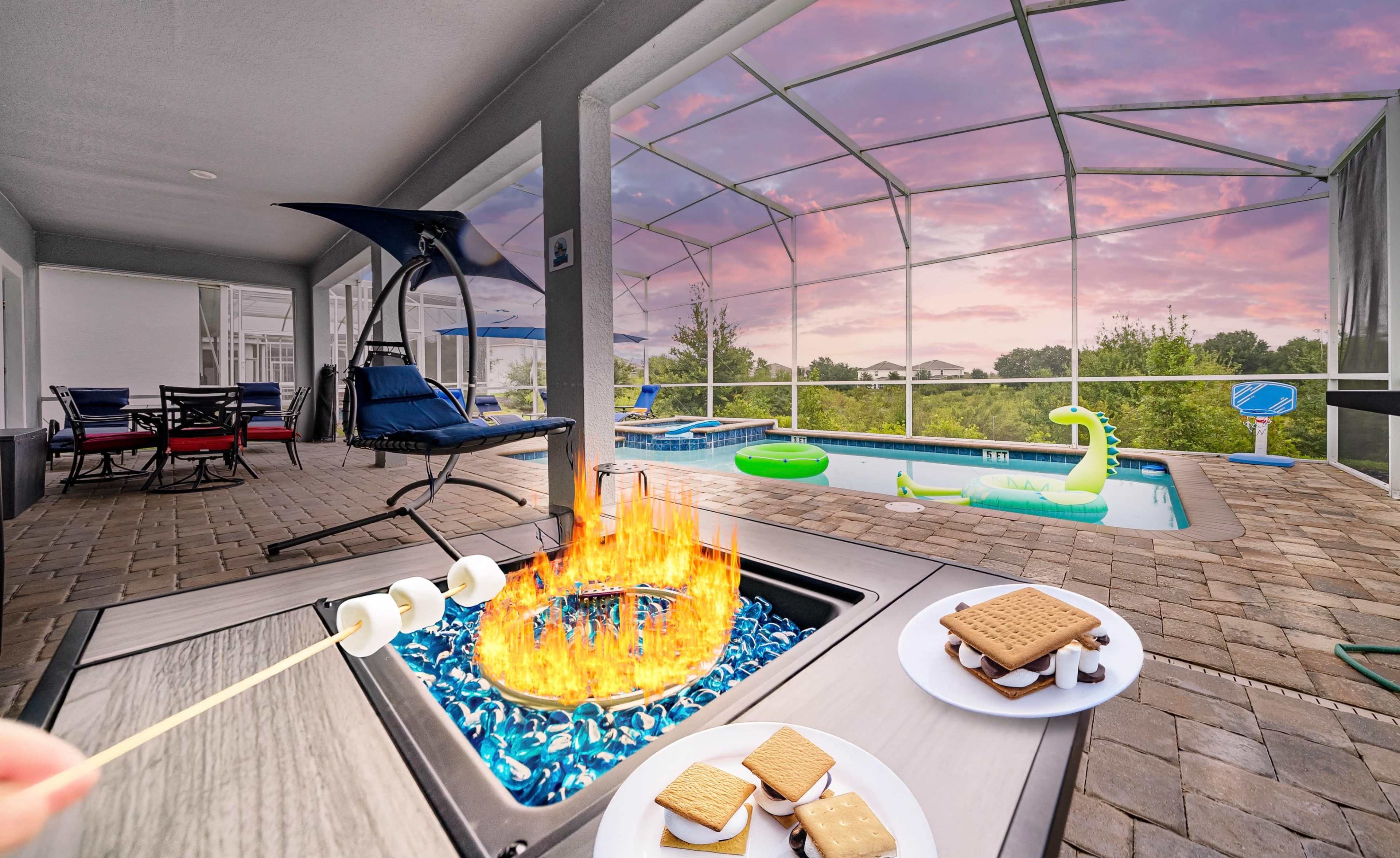 Upscale Disney Luxe : Near Clubhouse, Heated Pool, BBQ Grill, Fire Pit, EV Charger Image in Four Corners, Davenport, FL
