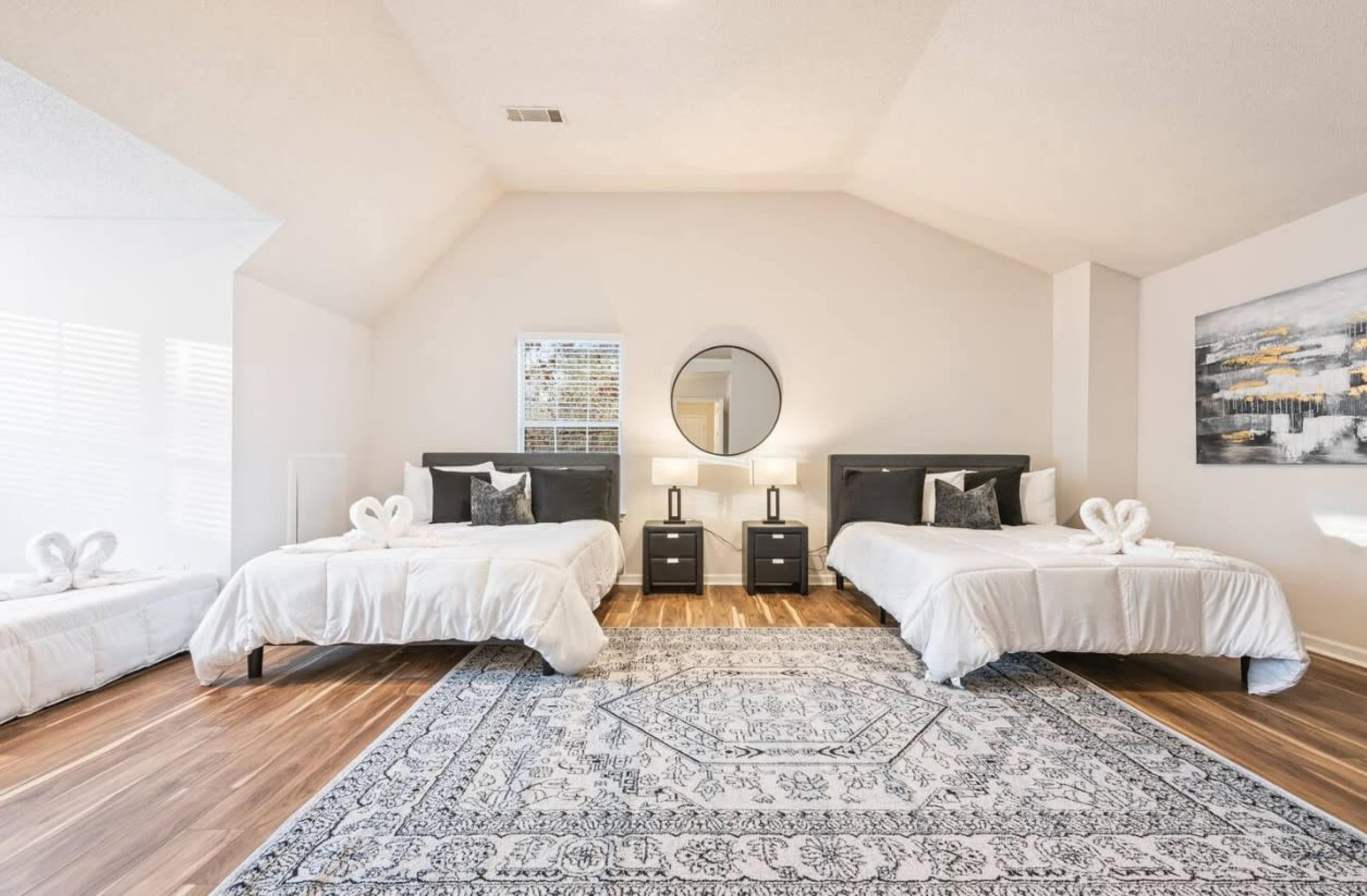 OG LLC | Luxury 3BR Decatur Home, Decatur, GA | Off-Site | Peerspace