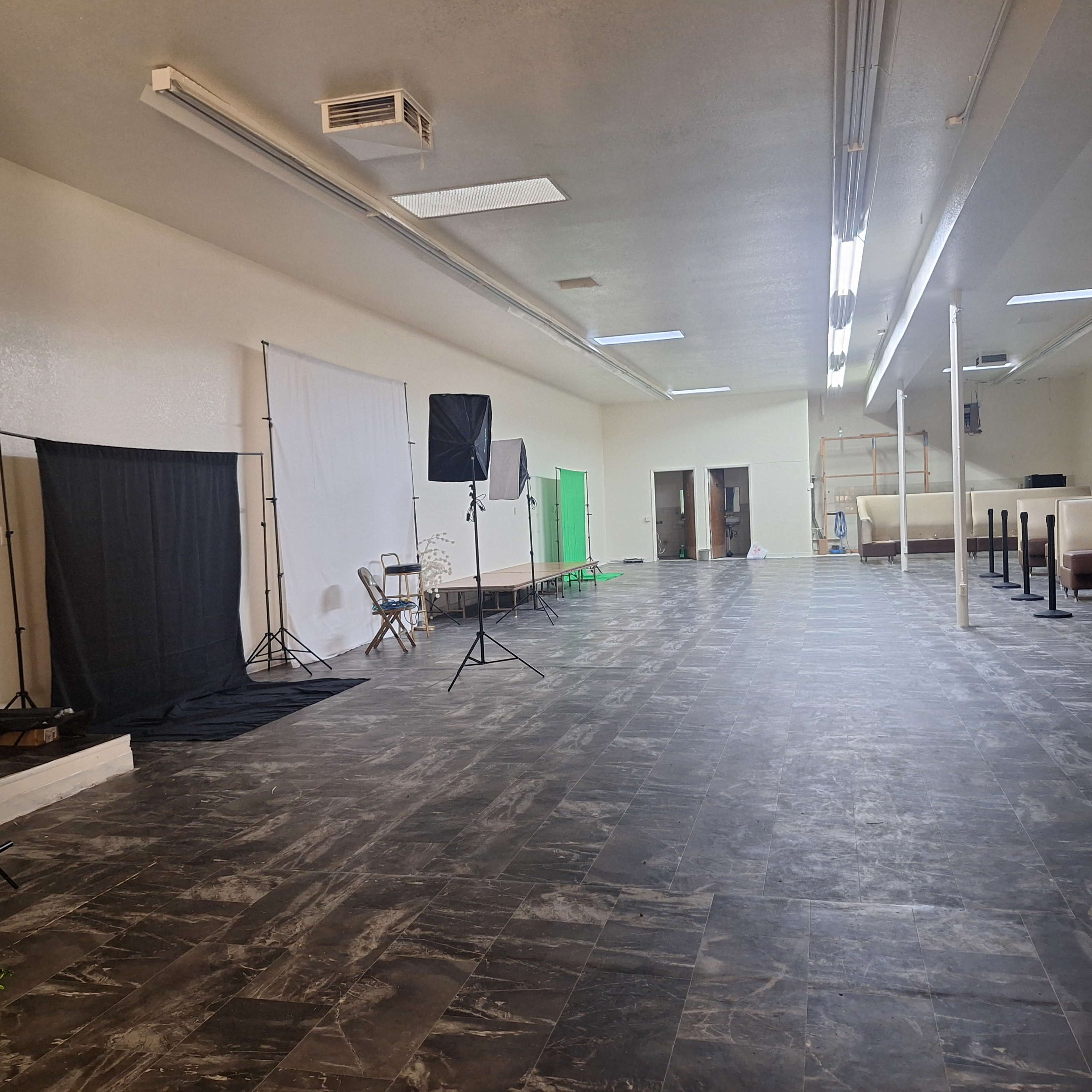 Multi set photo film studio near lake  5 min from downtown Image in Merritt, Oakland, CA