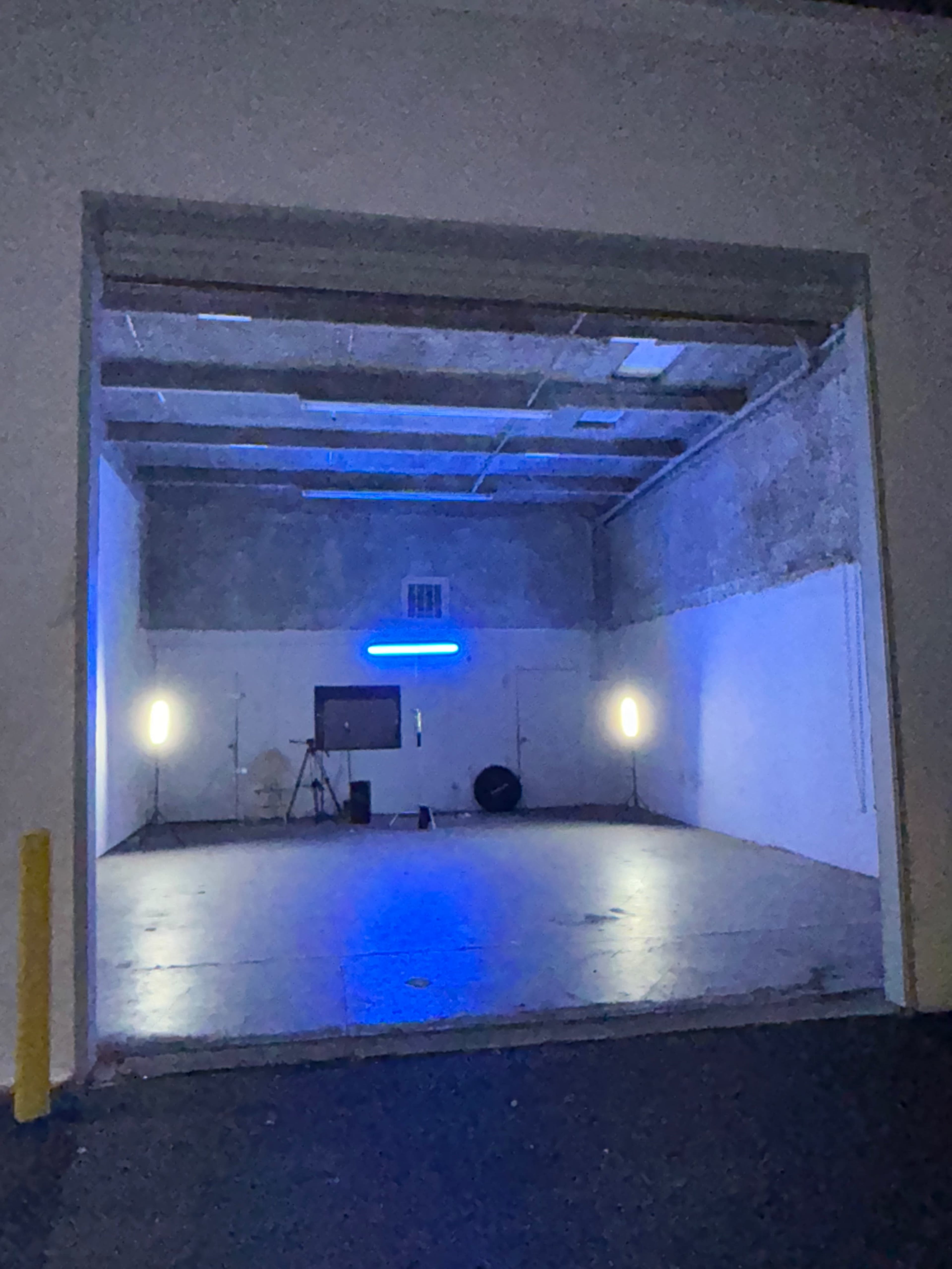 Industrial roomie warehouse Image in Valley Oak, Stockton, CA