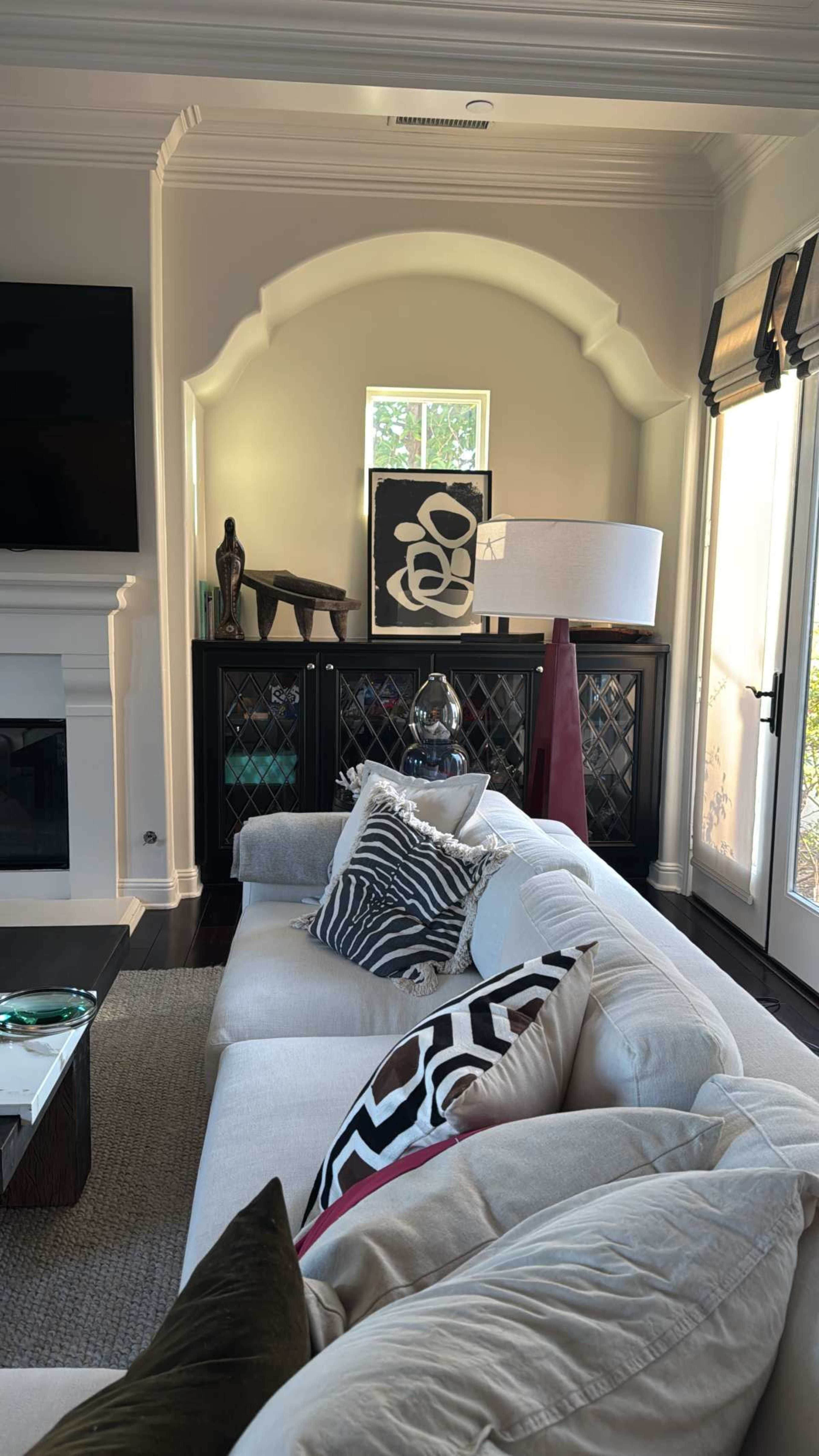 Chula Vista Manor : Courtyard, Pool and Mountain View Image in Rolling Hills Ranch, Chula Vista, CA