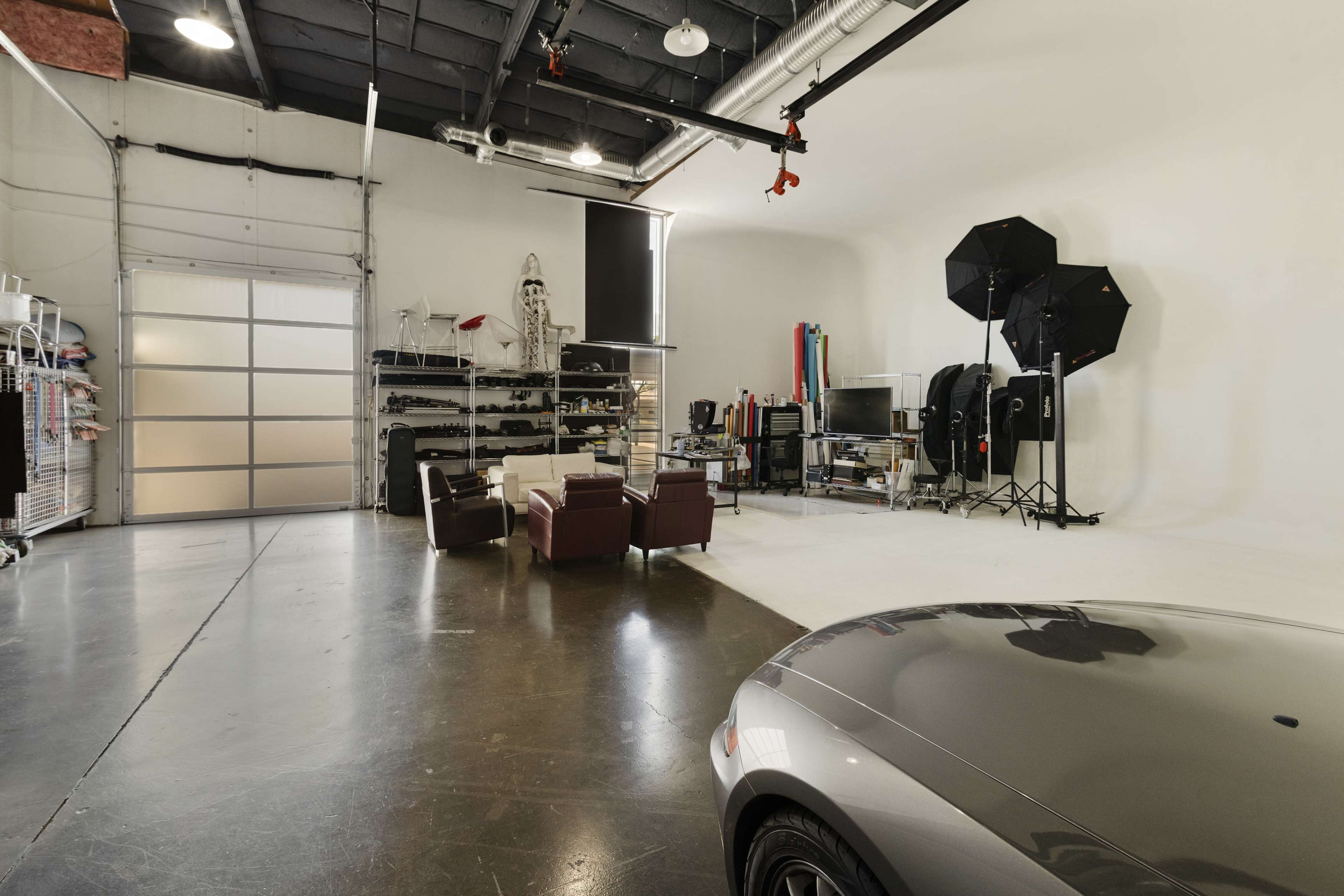 Versatile Cyc Studio near Skyharbor - Perfect for Any Size Production or Event Image in Encanto Village, Phoenix, AZ