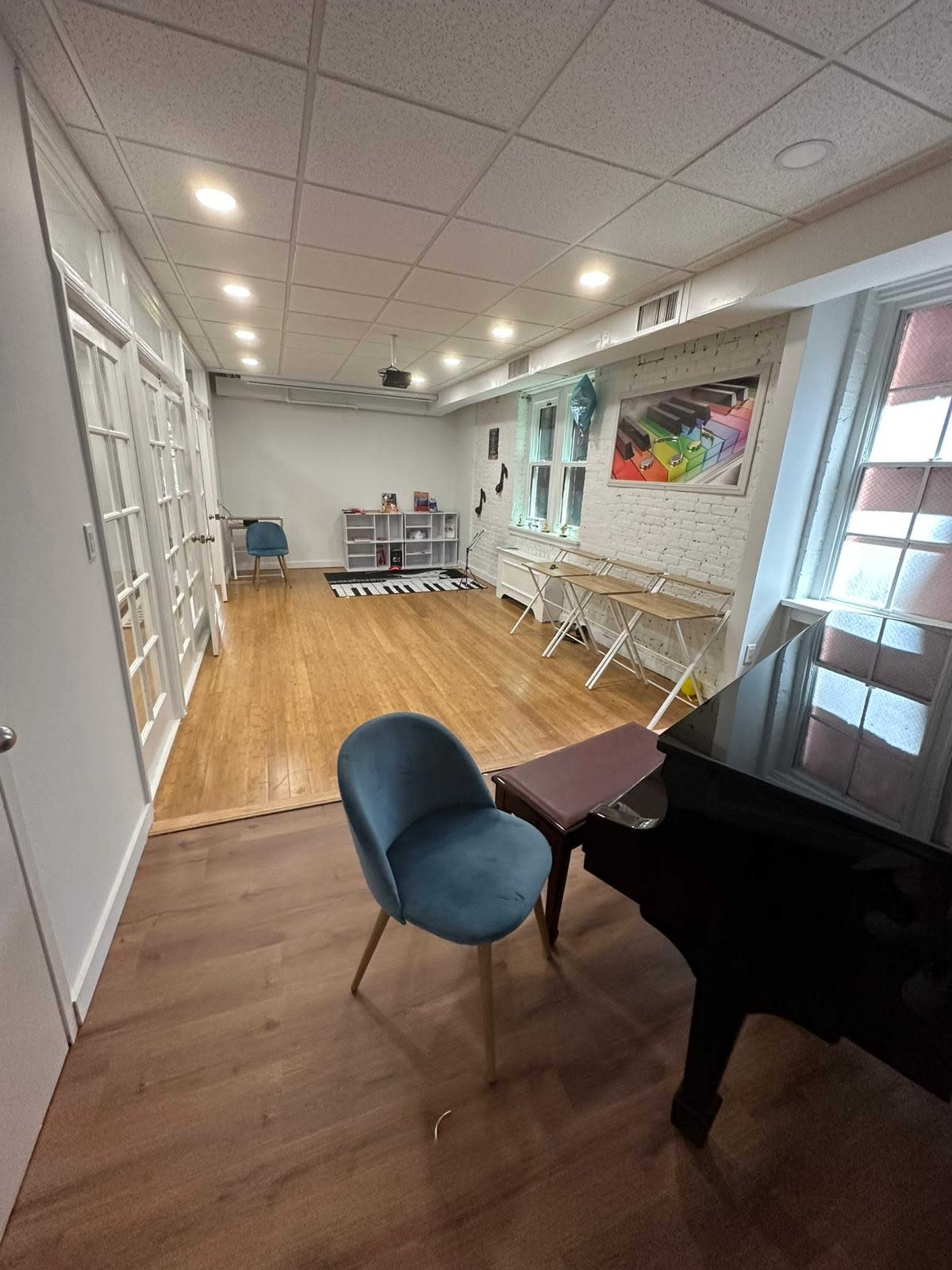 Event space in Midtown East Manhattan with a stunning view of the Queensborough Bridge. Ideal for any occasion! Image in Midtown Manhattan, New York, NY