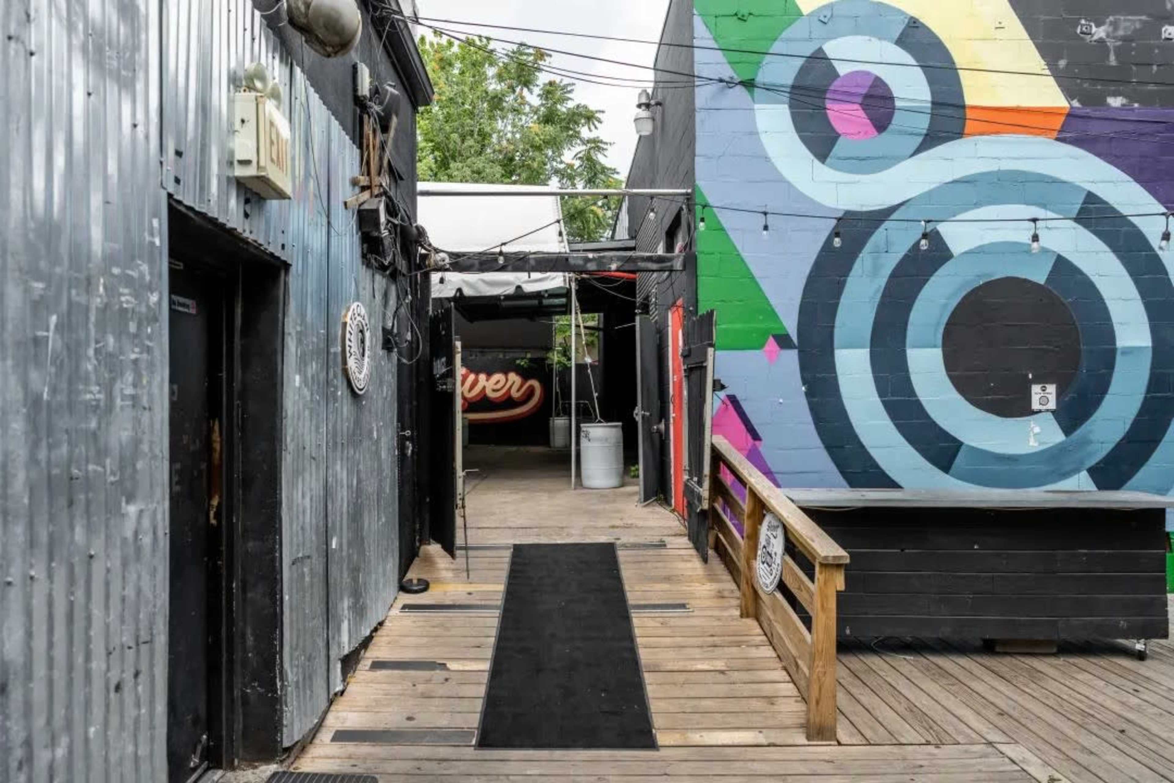 Outdoor Concert Venue Image in Downtown Austin, Austin, TX