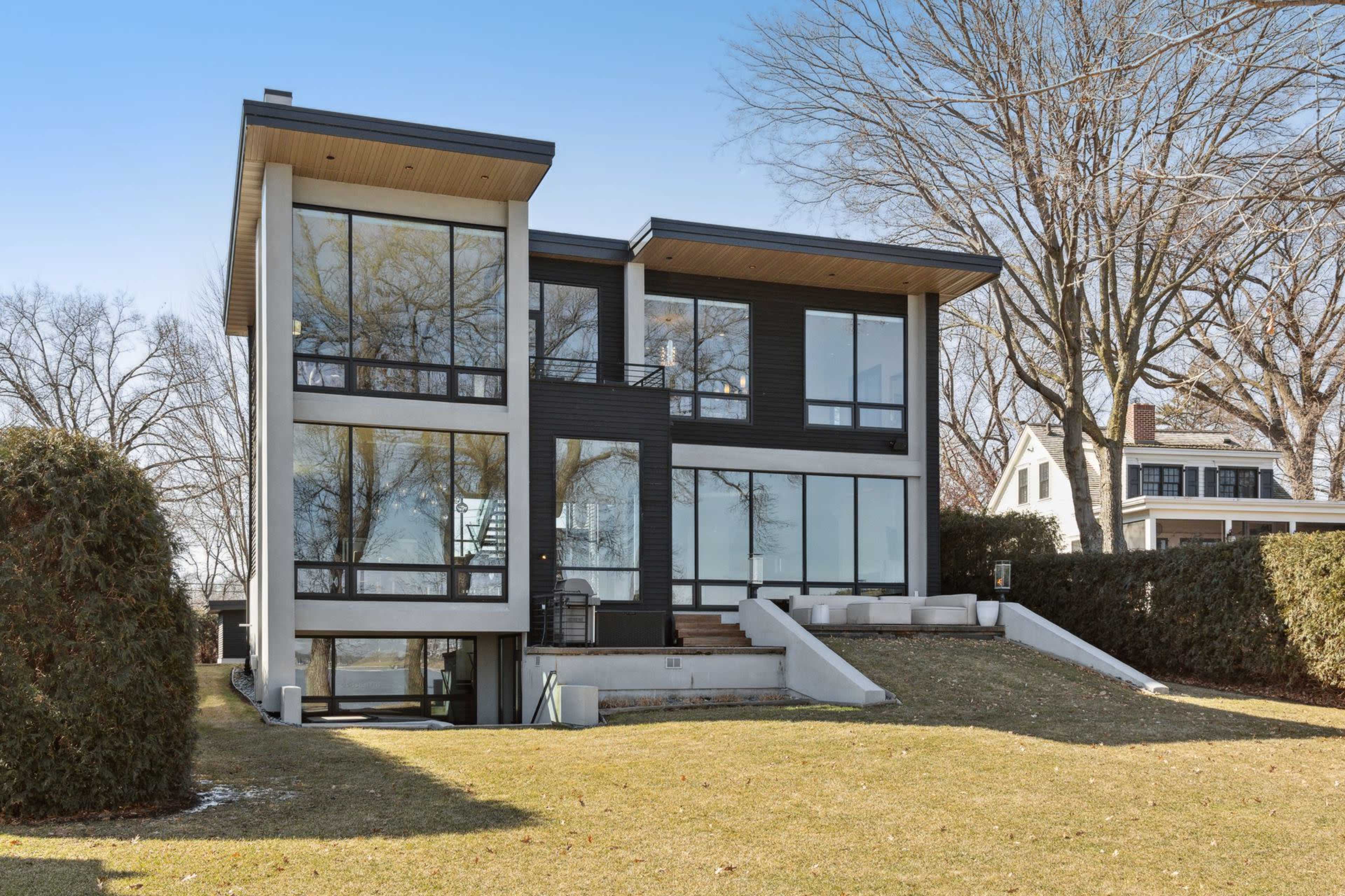 The LUXE on Lake Minnetonka Image in Orono, Wayzata, MN