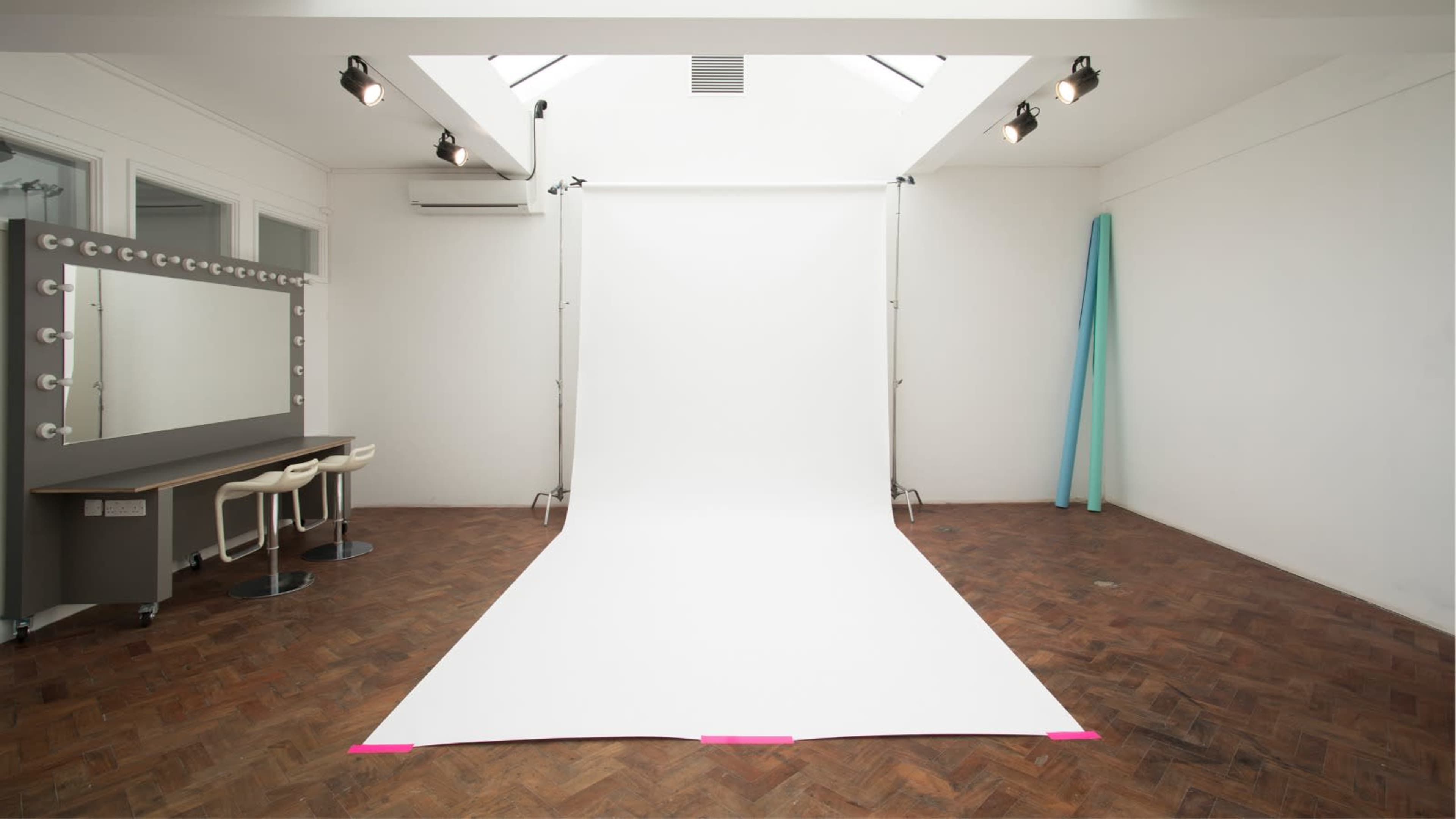 Bright Skylight Studio Image in London, LONDON, ENG