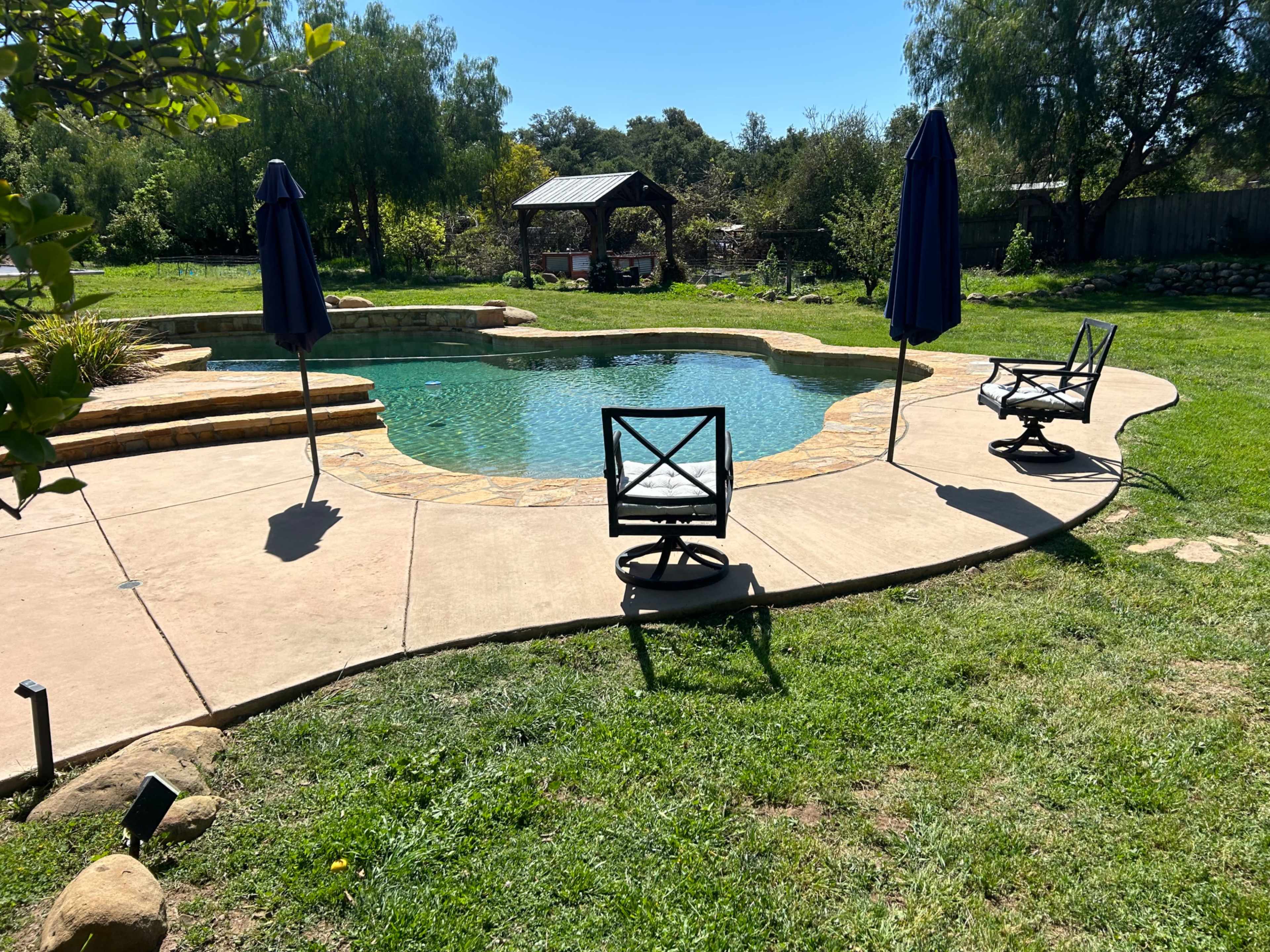 Beautiful pavilion near pool and spa large grass area great for party’s Image in Mira Monte, Ojai, CA