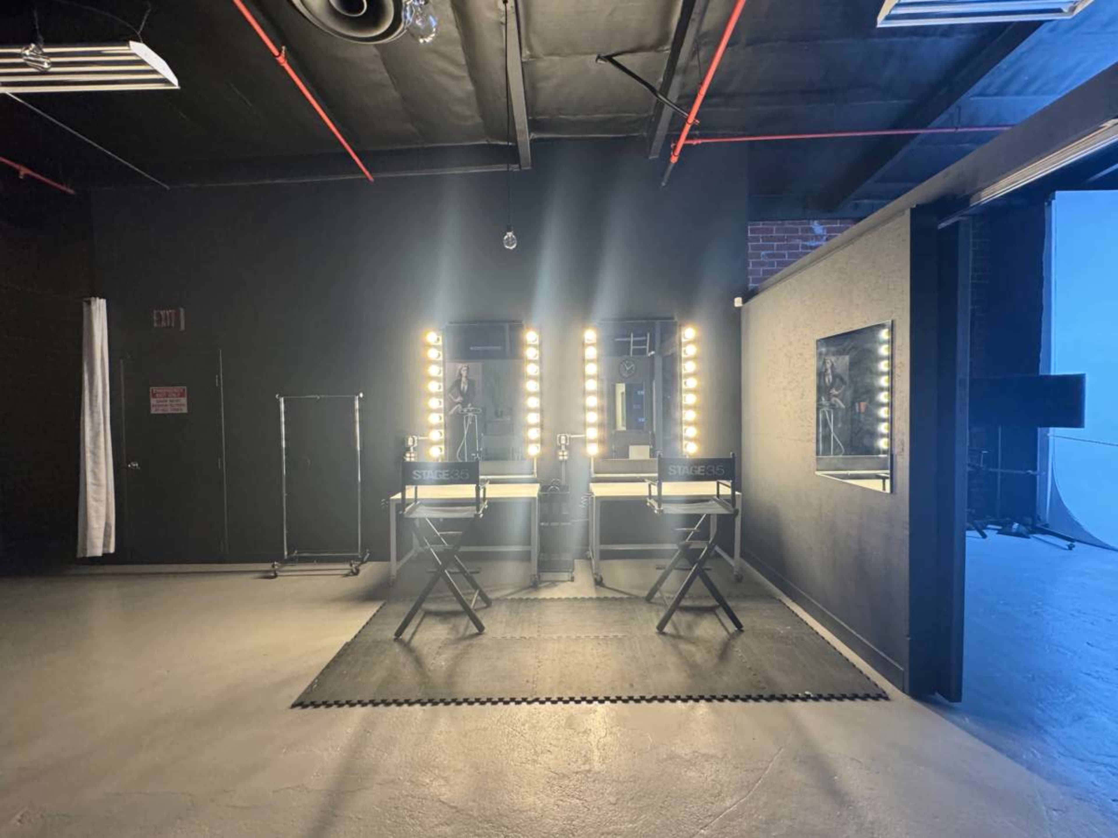 3600sf Pre-Lit Studio Image in Sun Valley, Los Angeles, CA