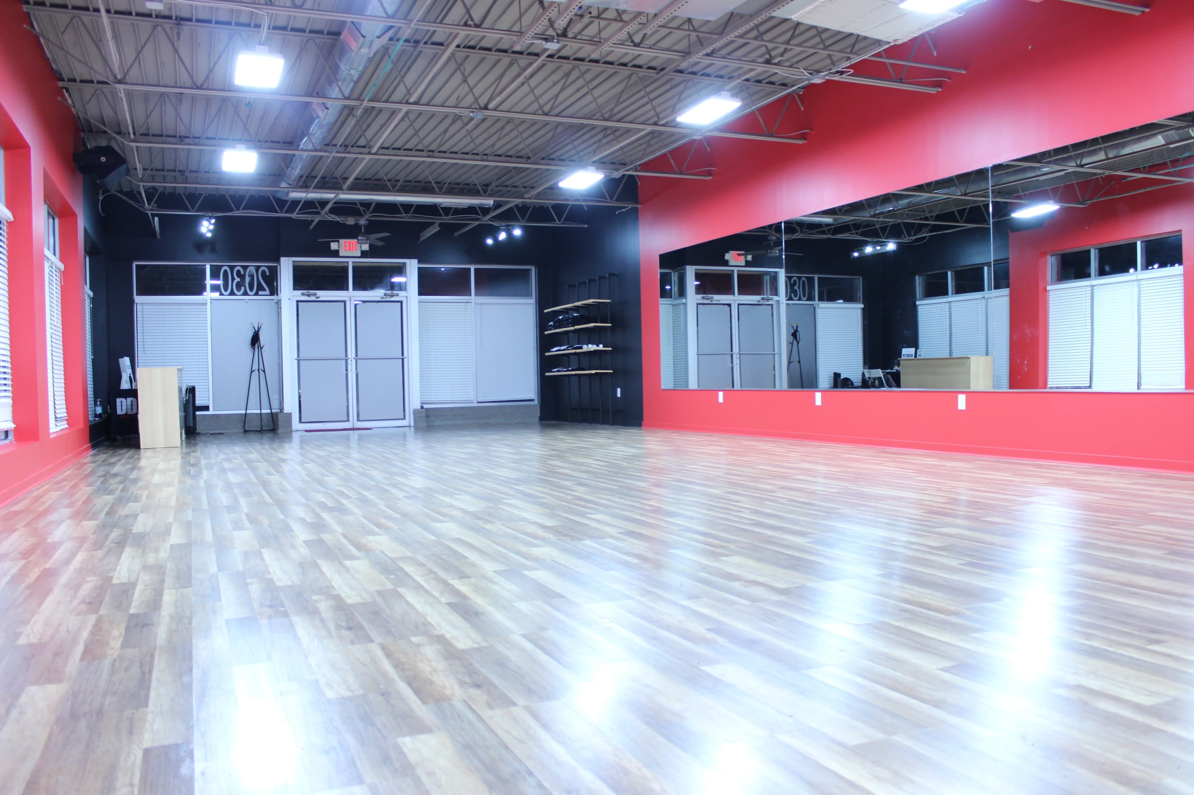 Spacious NW Atlanta Dance Studio Image in Riverside, Atlanta, GA