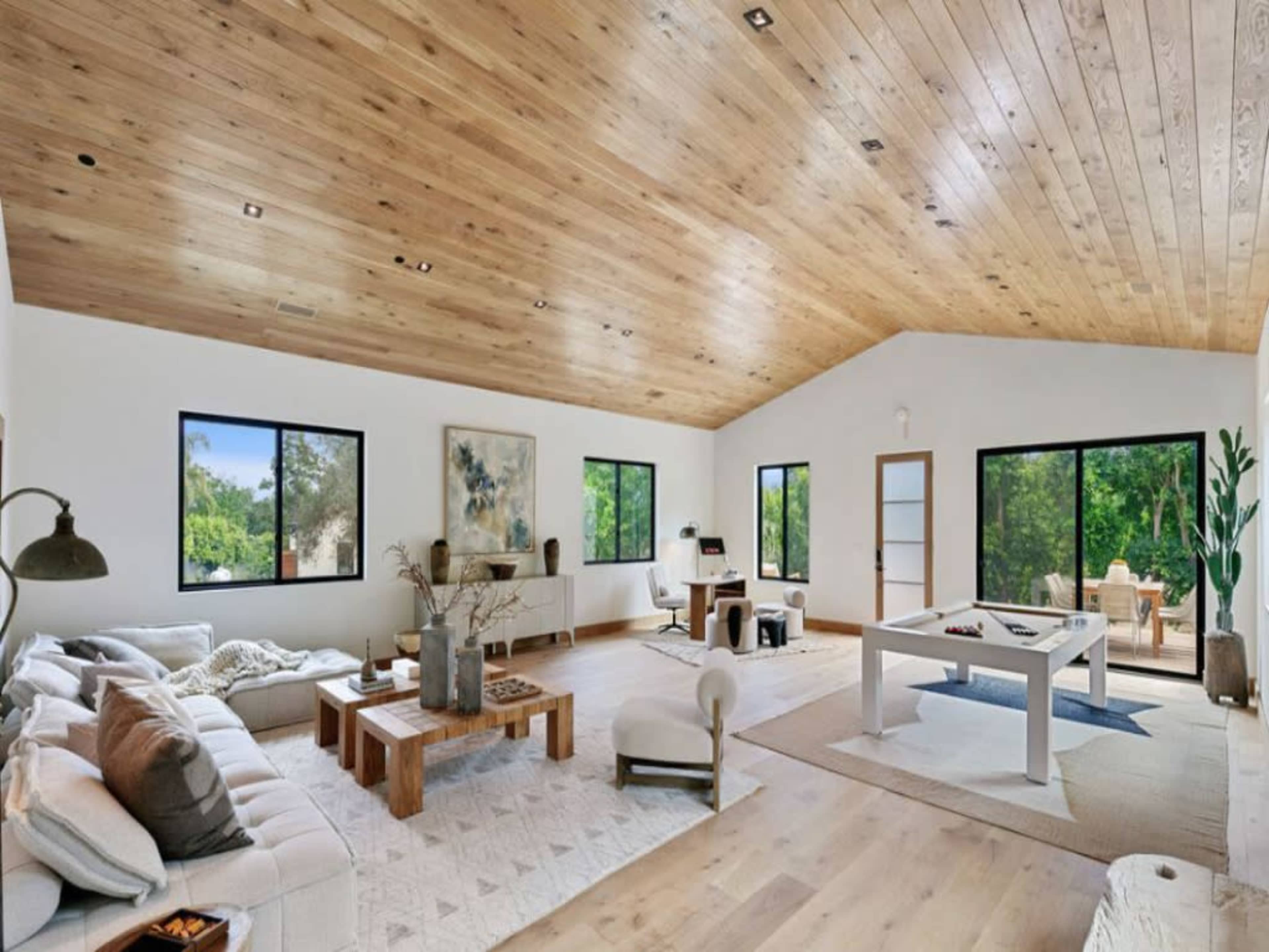 SUNLIT MODERN FARM ESTATE WITH OPEN GROUNDS Image in , Malibu, CA