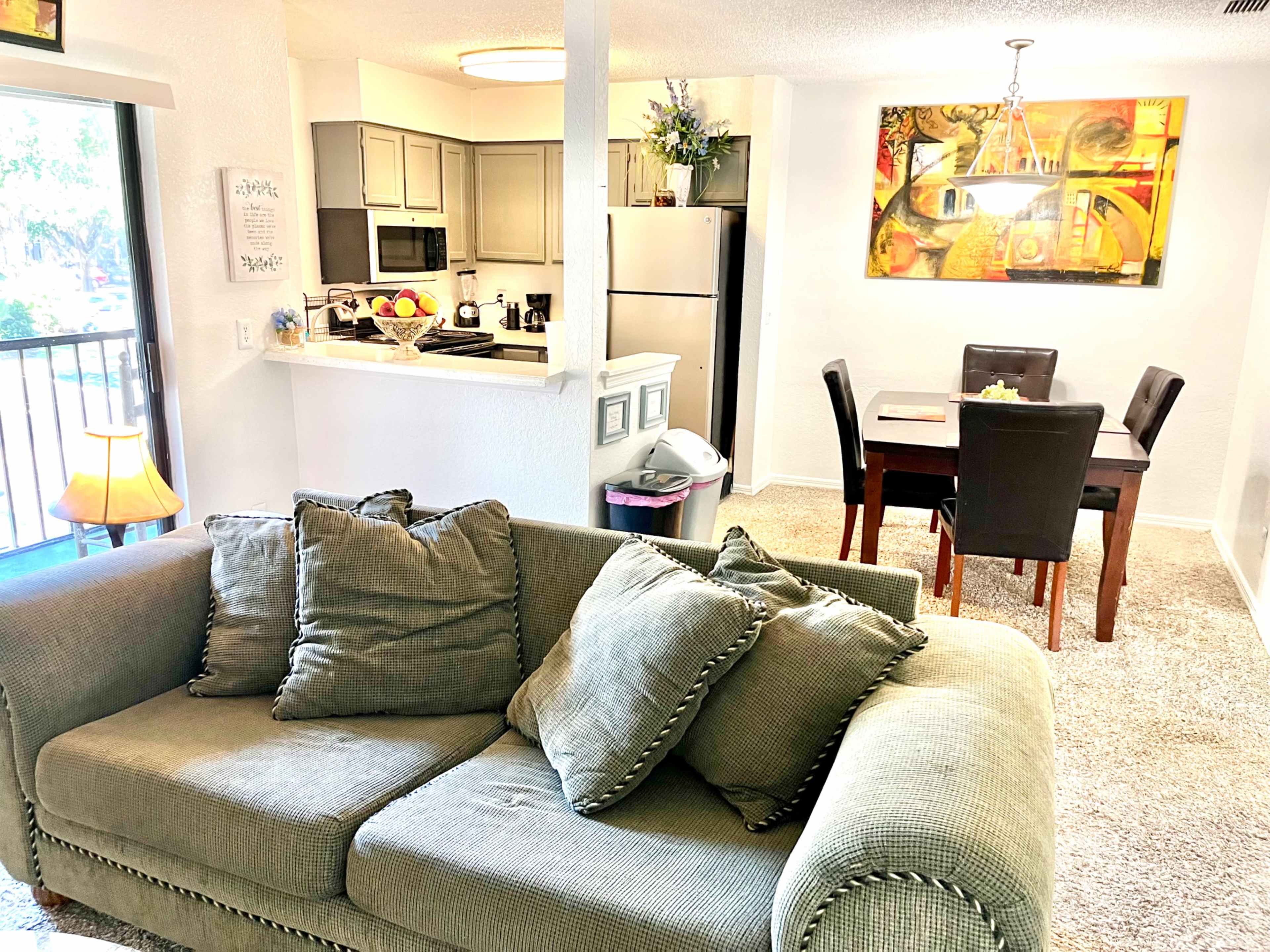 Daytona 2 Bed Art Deco Apartment 10 Minutes to Beach Image in Countryside Commercial, Port Orange, FL