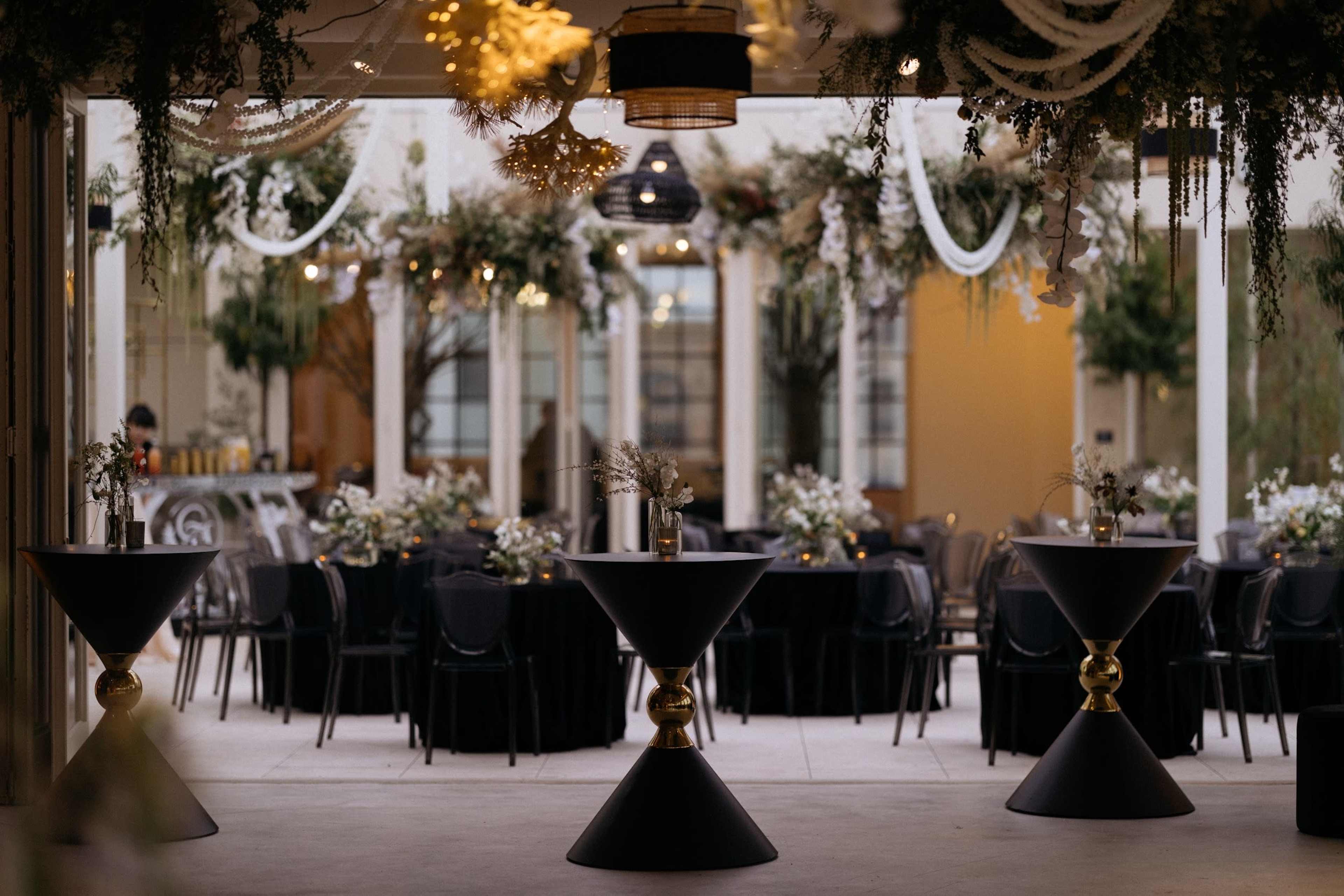 Stunning Penthouse Apartment With Industrial Space image