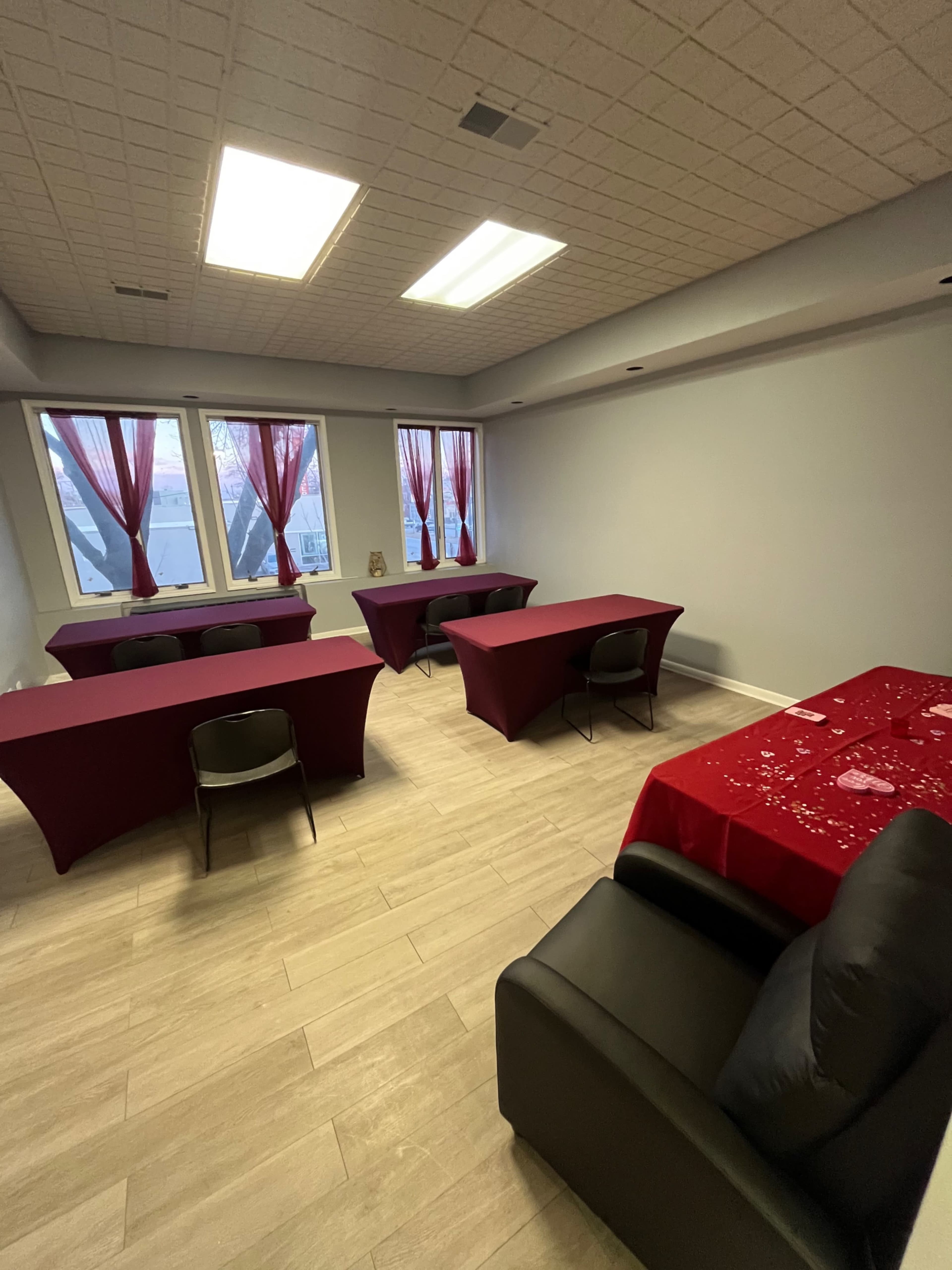 Beverly area Luxury Massage suites for rent Image in South Side, Chicago, IL