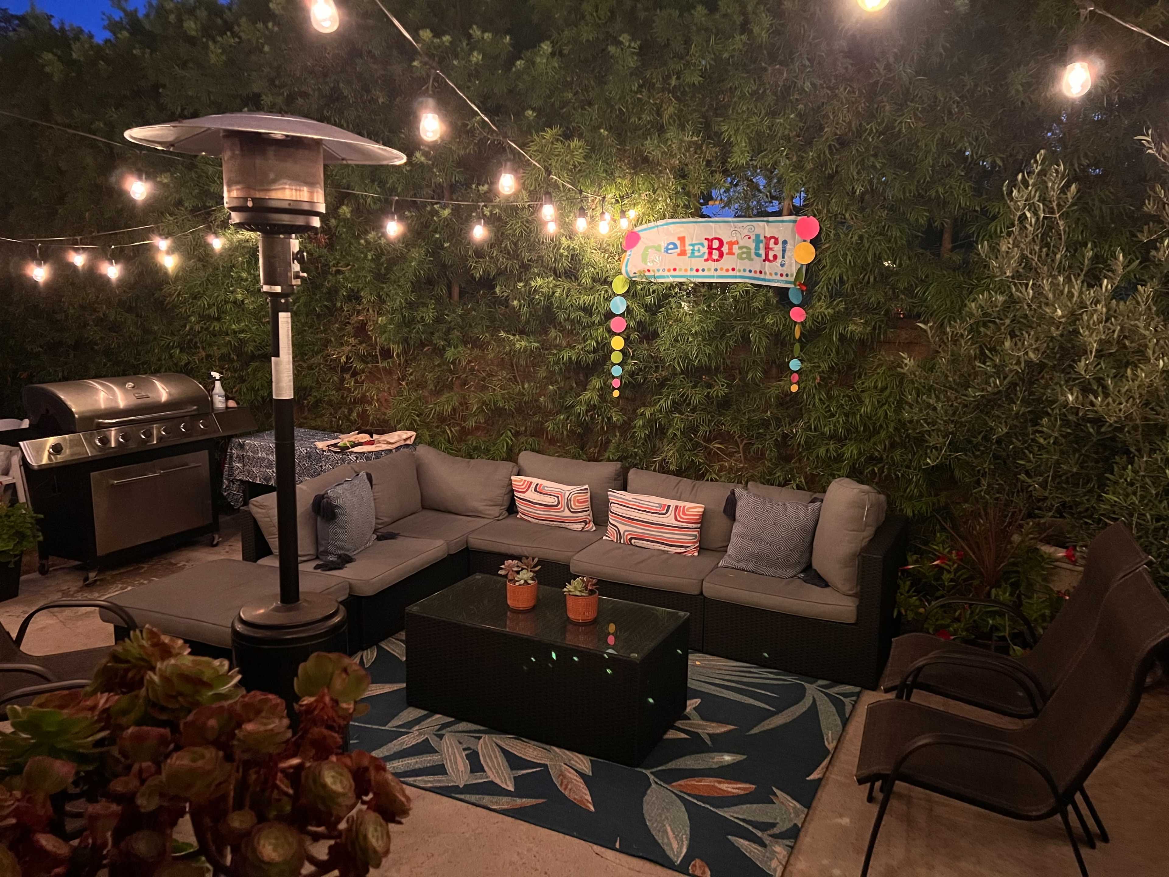 Great street presence, with modern dining, kitchen and living room. Image in Mar Vista, LOS ANGELES, CA