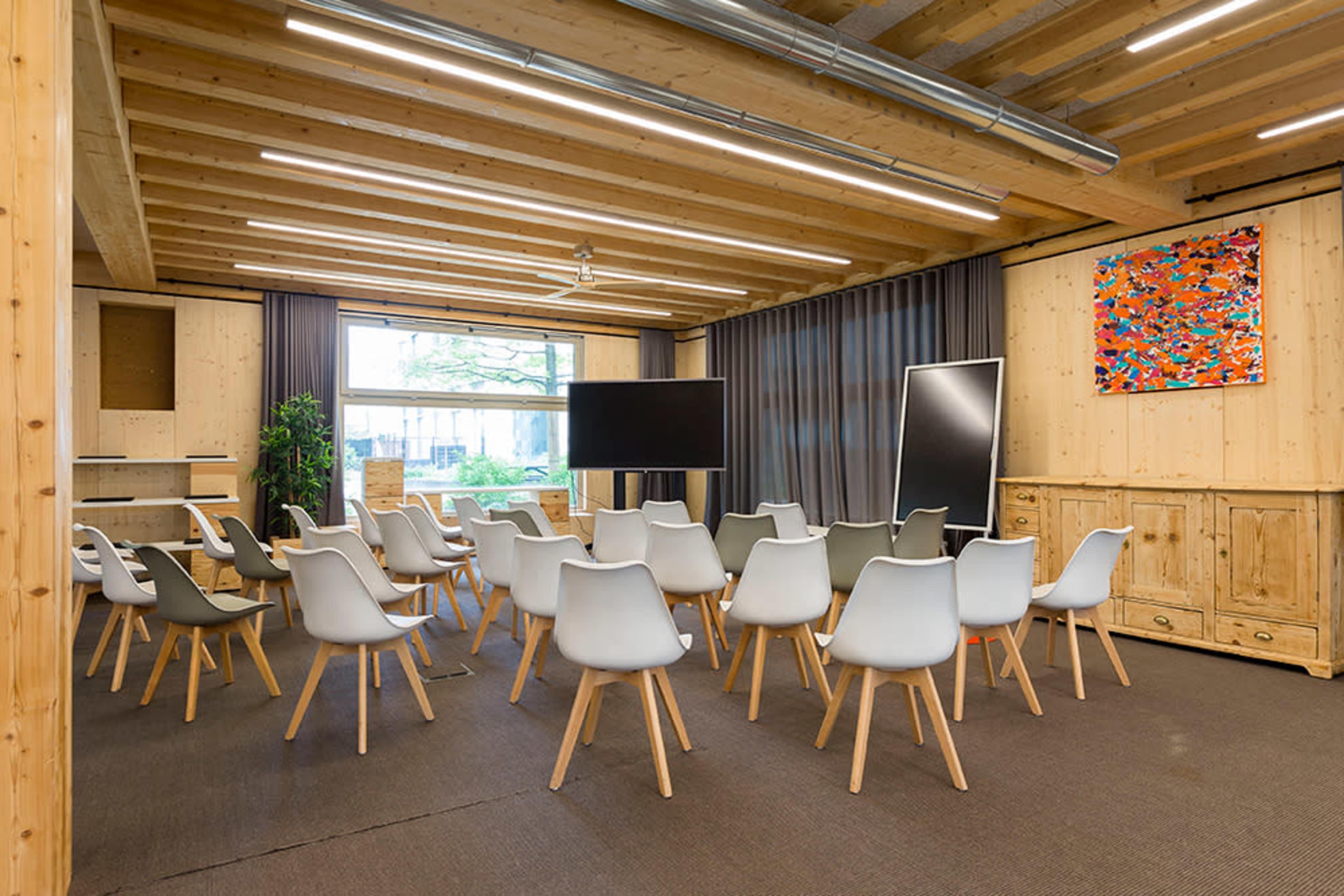 Salles de 150m² dans bâtiment éco-responsable au cœur de Confluence Image dans La Confluence, Lyon, 