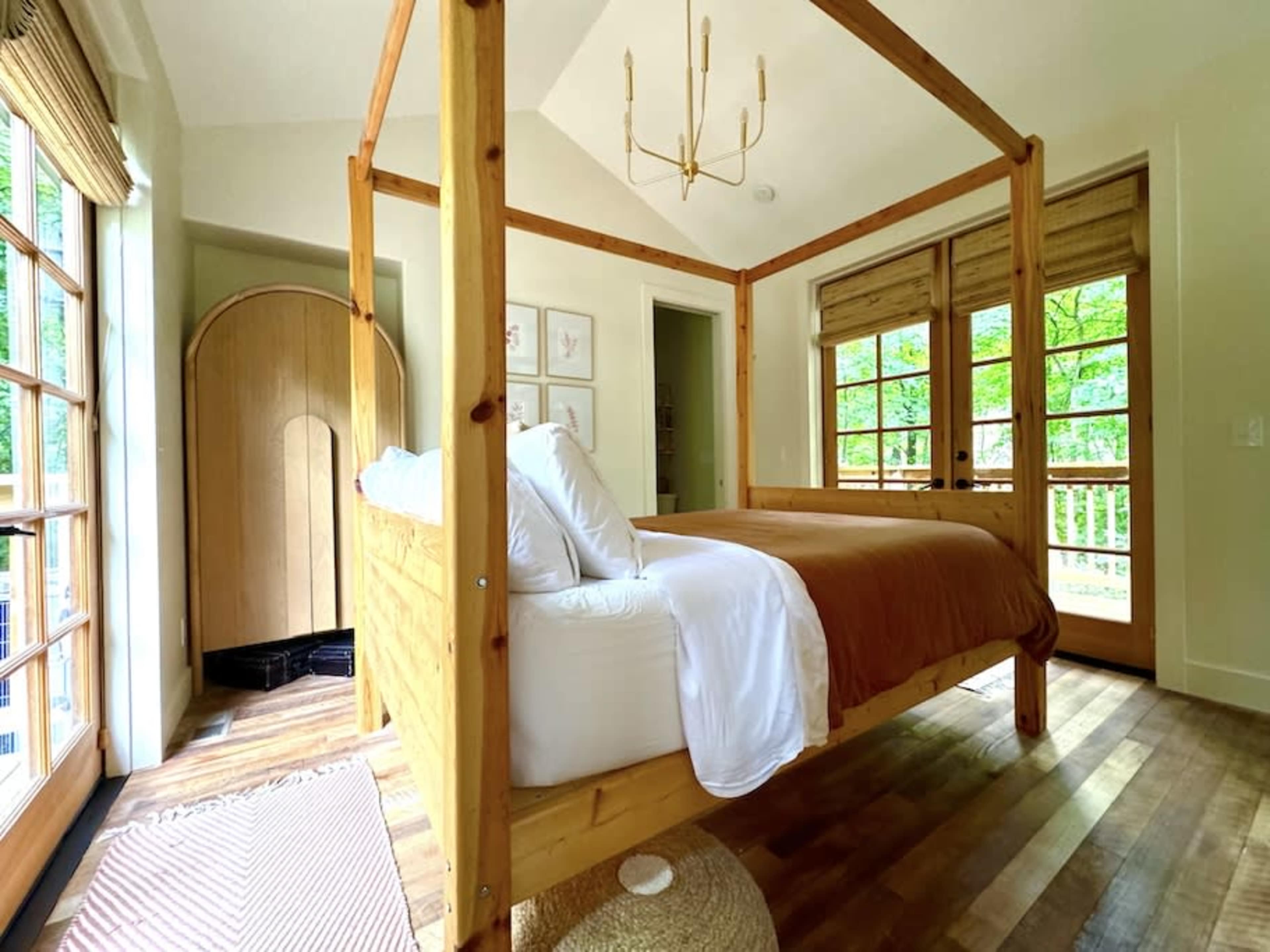 Tiny Cabin in 32 Acres of Forest Image in Perry Township, Laurelville, OH