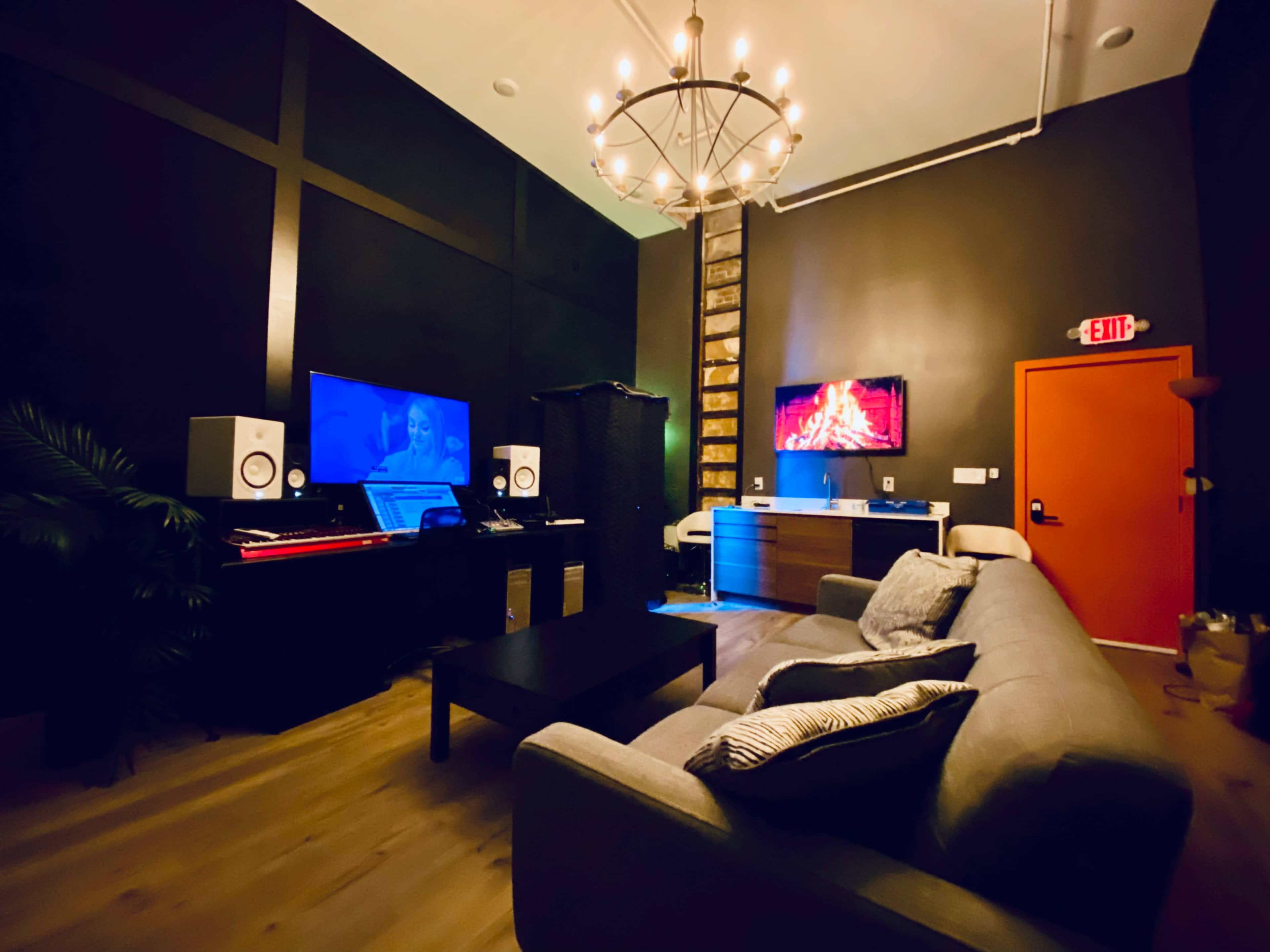 Private Music Recording Studio & Photo Studio with Industry-Standard Equipment & Chill Lounge Image in North Philadelphia, Philadelphia, PA