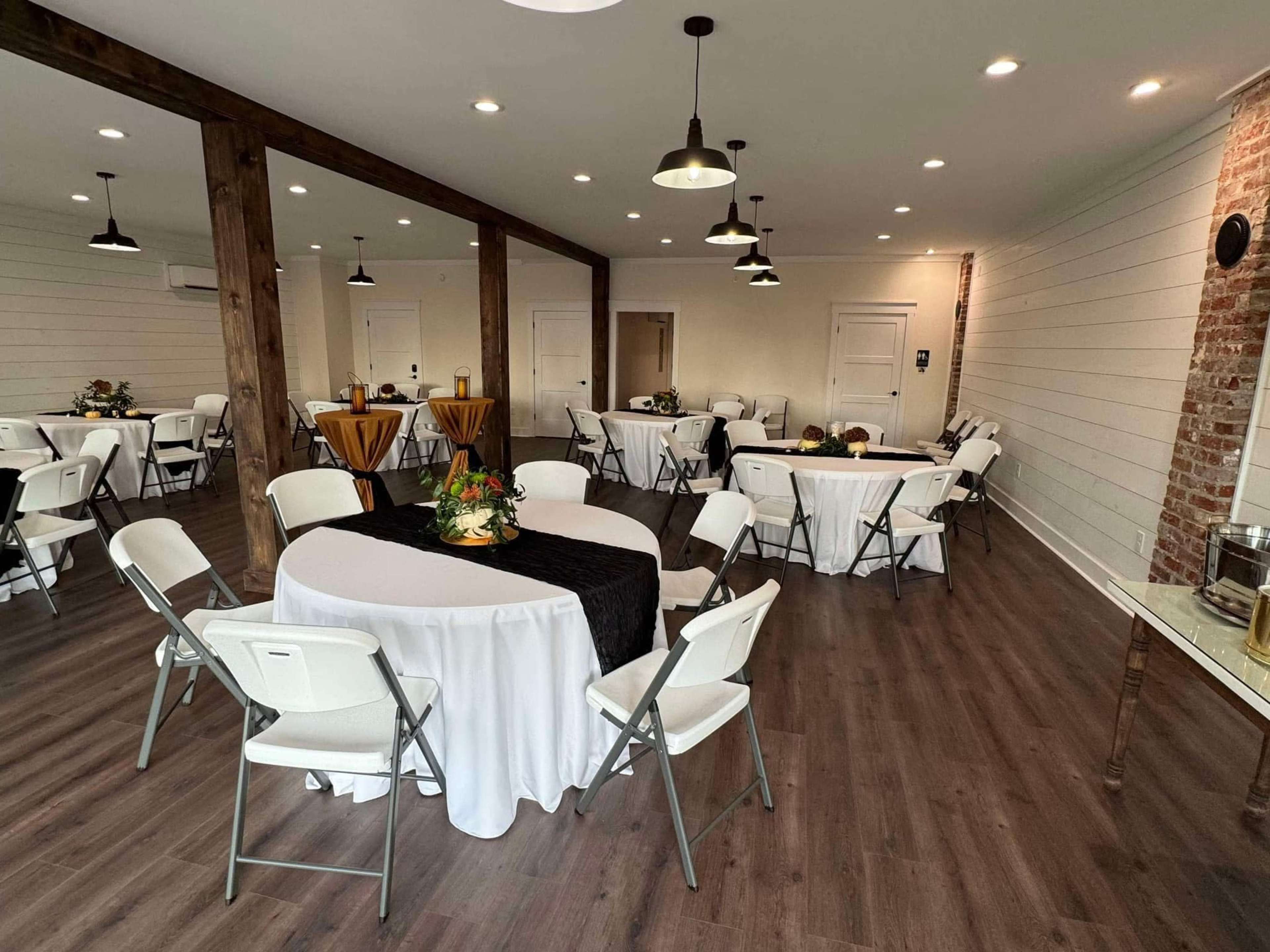 Downtown on the square with a beautiful historic open floor plan Image in Moulton, Moulton, AL