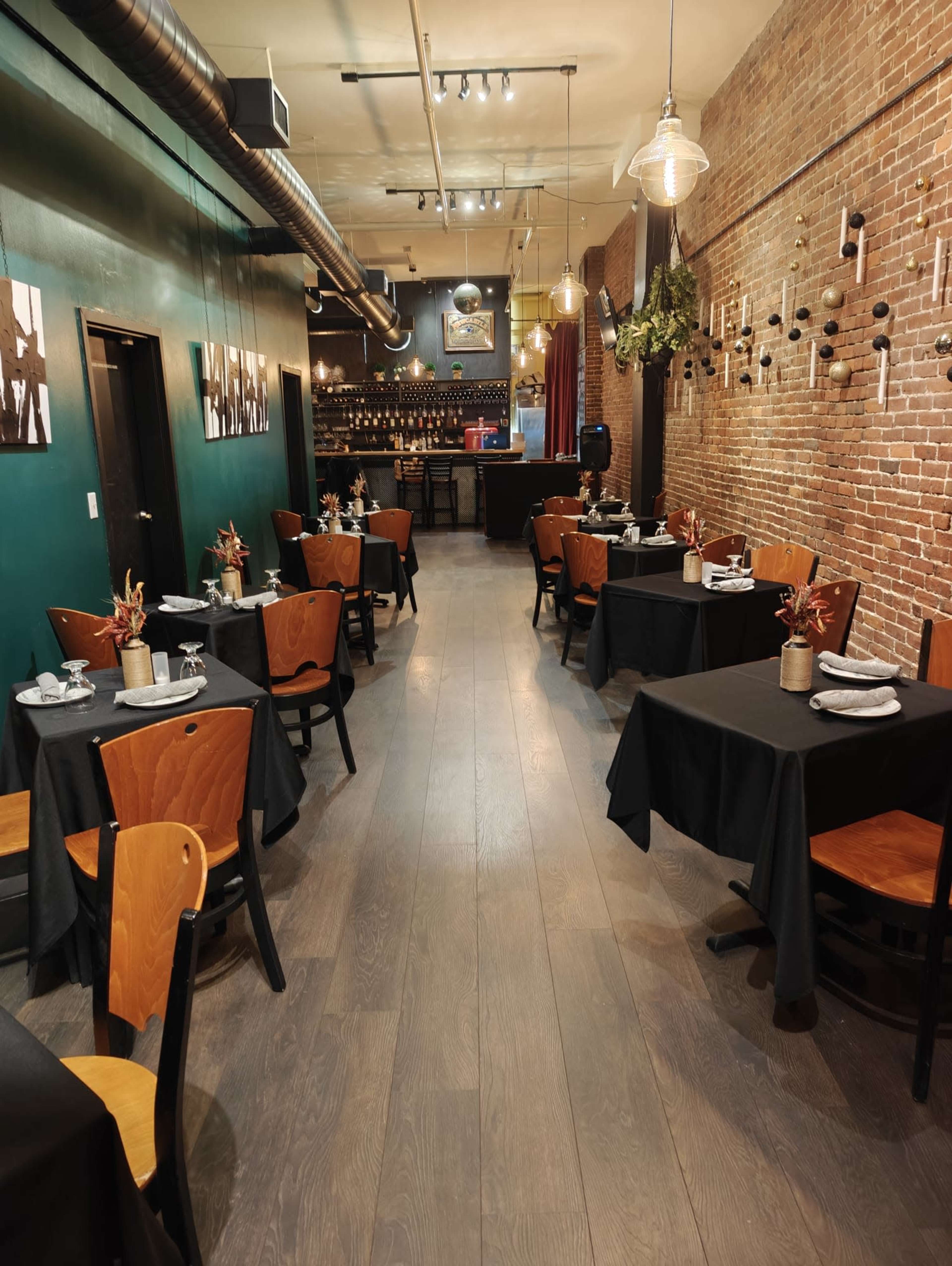 Stylish Lounge Gallery with a speakeasy Vibe Image in Lynn, Lynn, MA