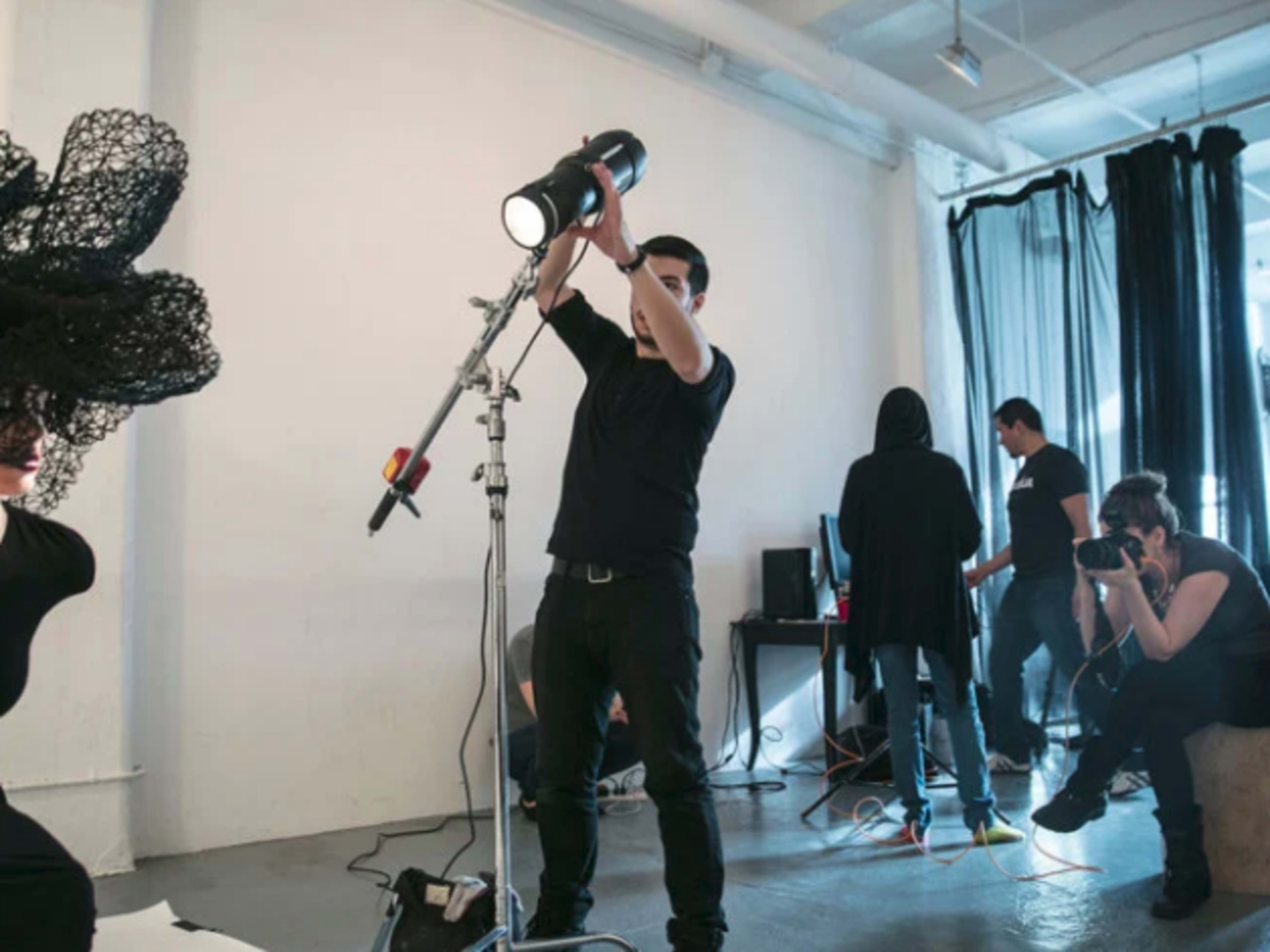 Photography grip assistant