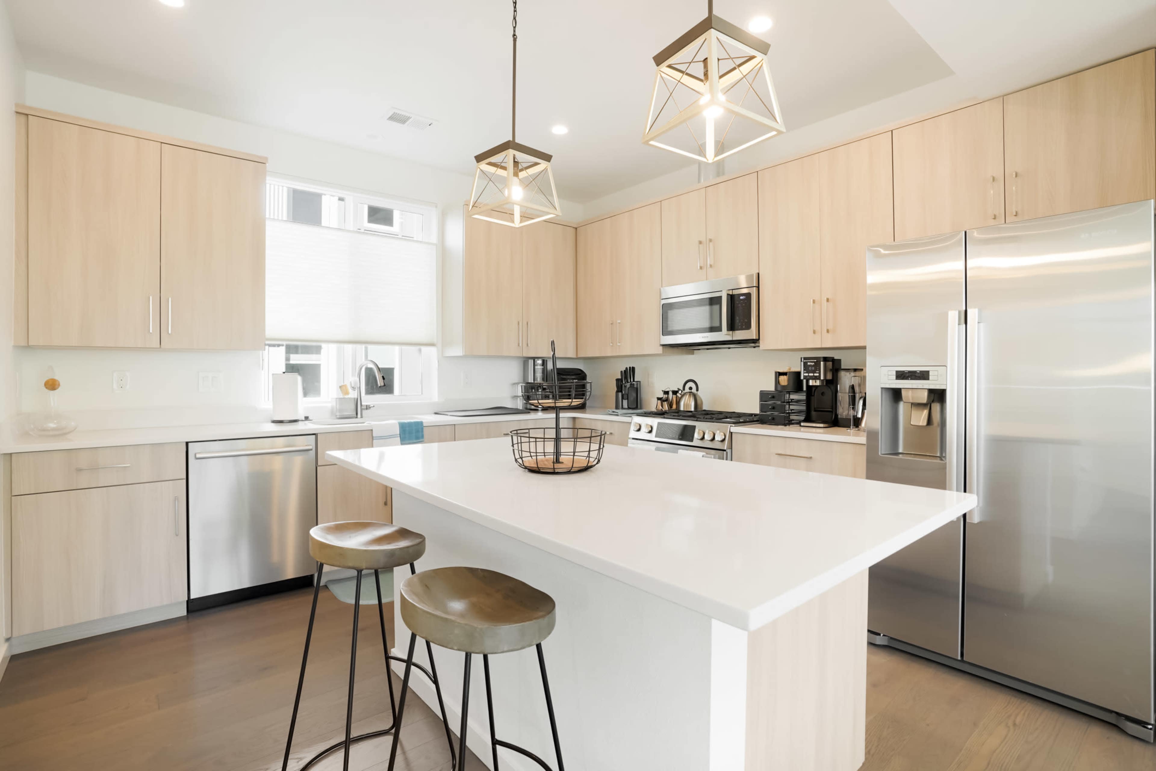 Modern 3-Story Townhome with Rooftop & Stylish Interiors – Ideal for Photo + Video Shoots Image in Hampden, Denver, CO
