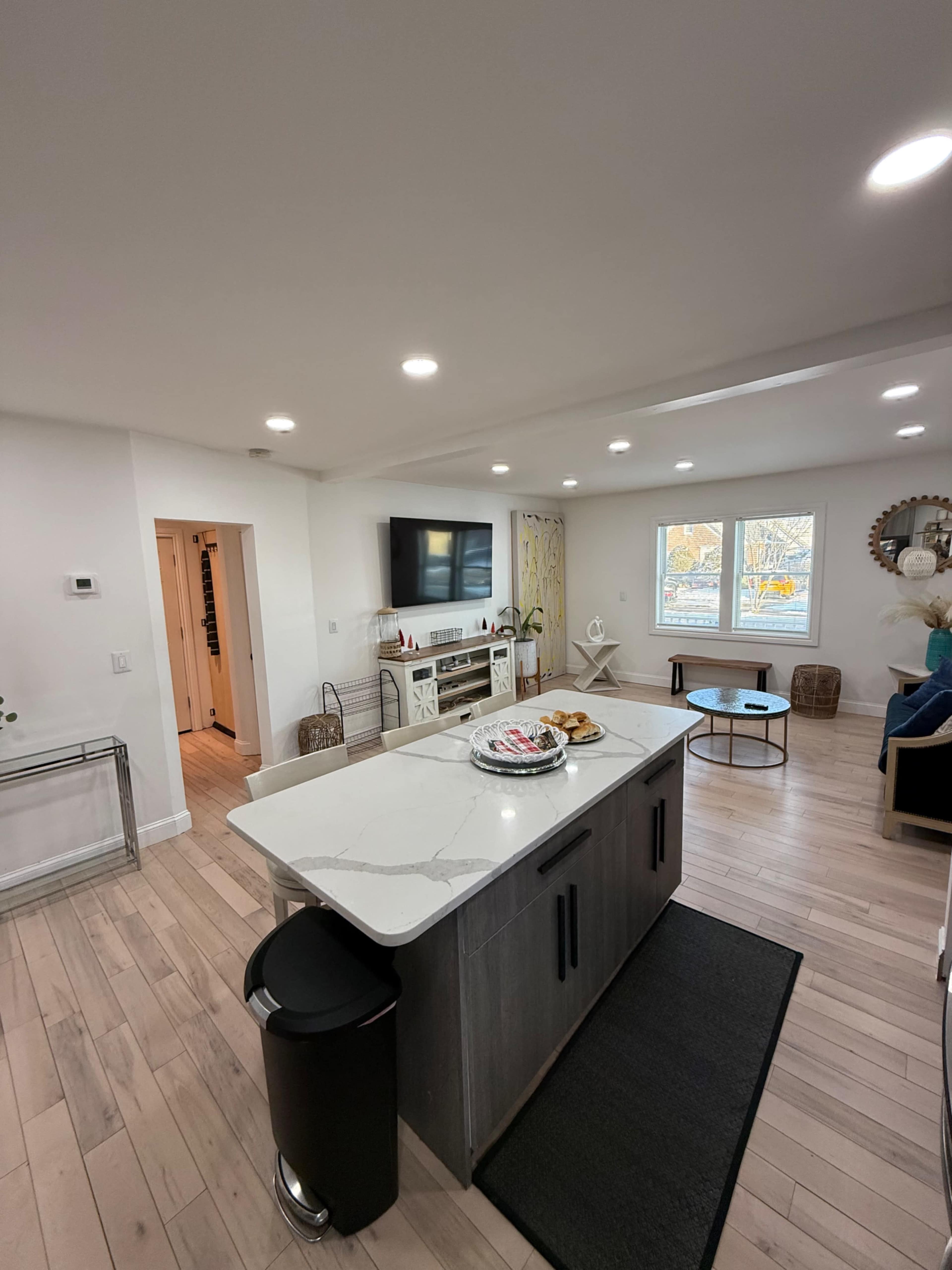 Spacious & luxurious space Image in Hempstead, Elmont, NY