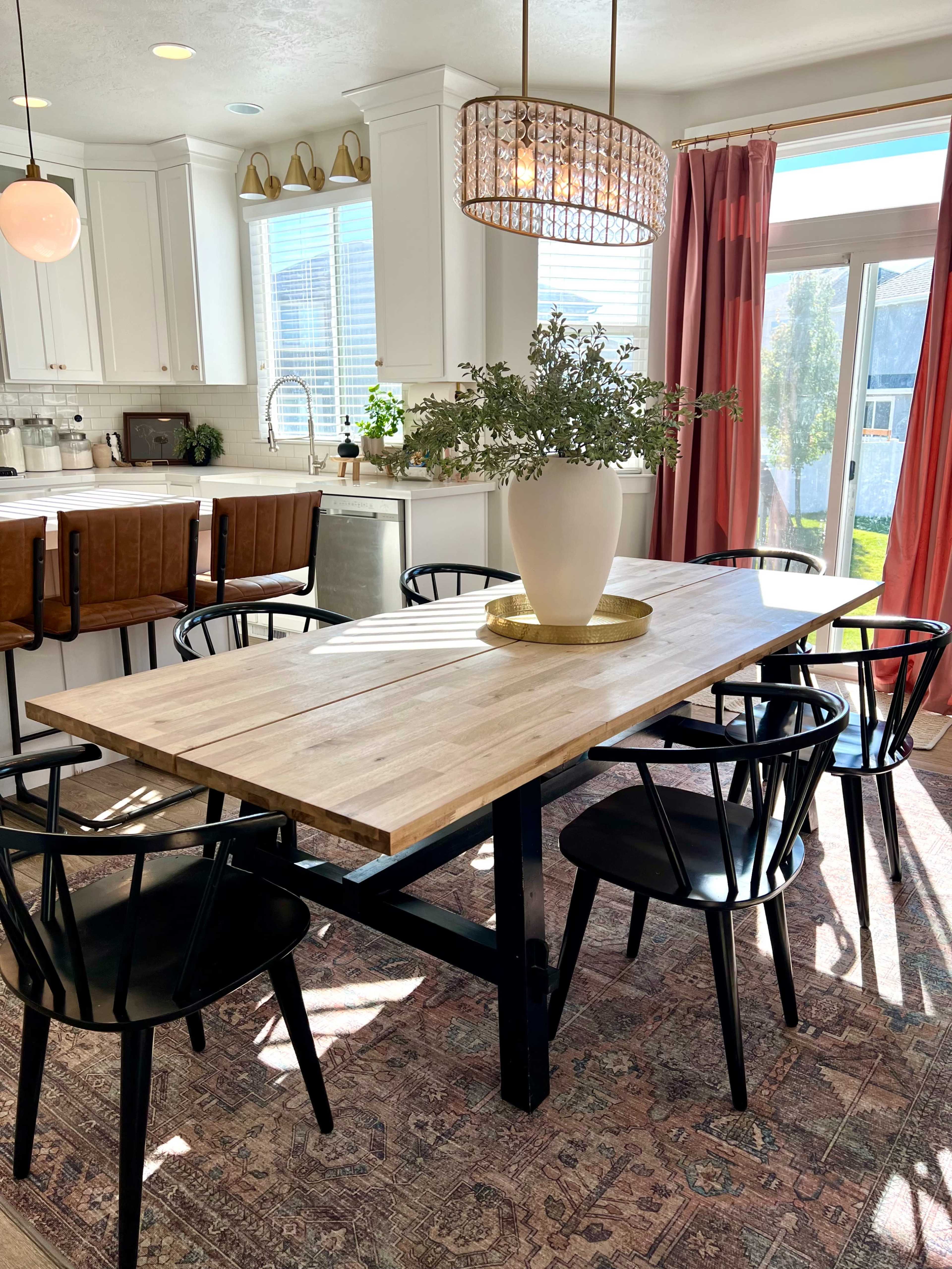 Welcoming Warm Modern Farmhouse Image in Vineyard, Vineyard, UT