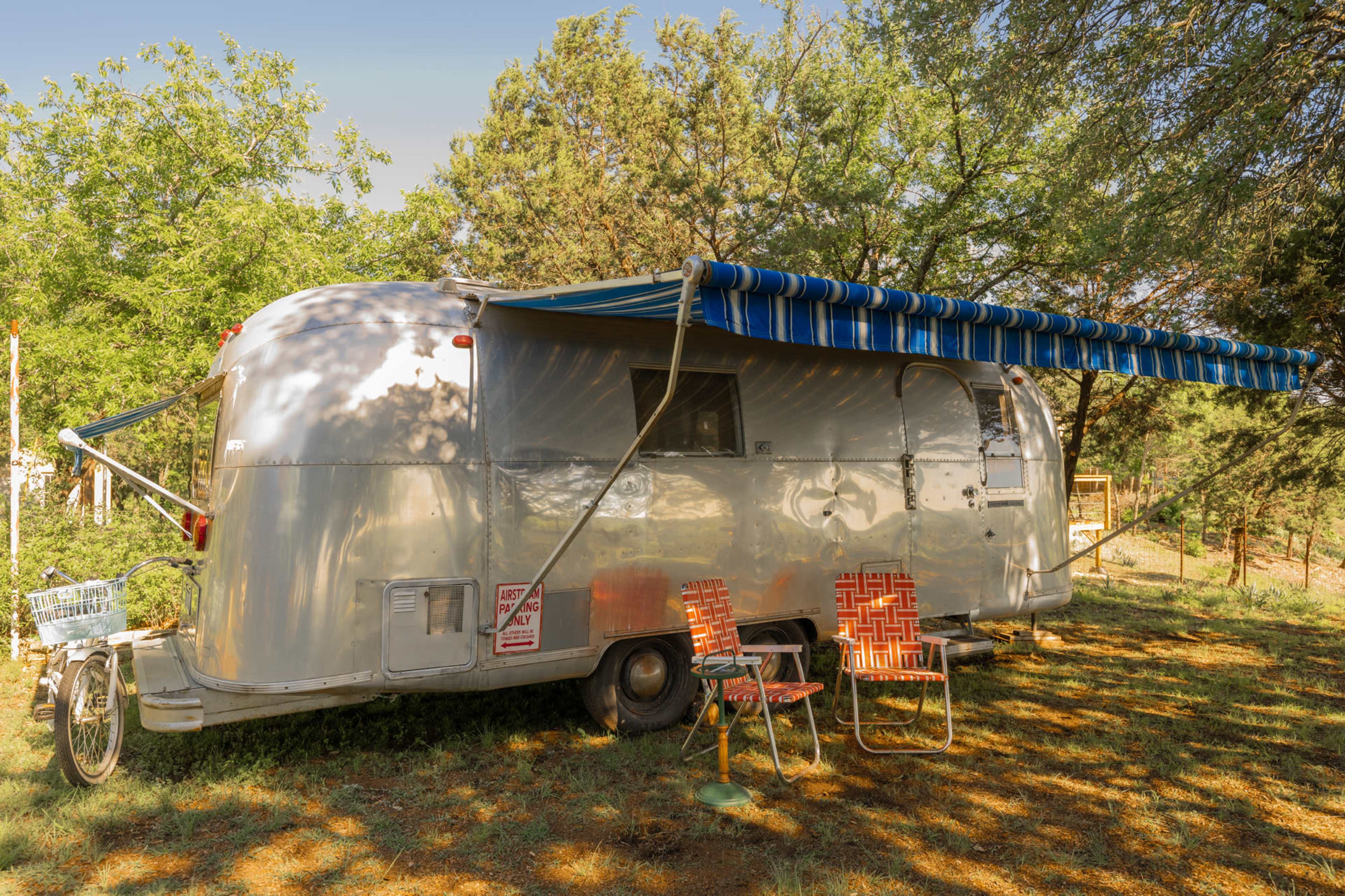 RETRO 70'S AIRSTREAM near DFW on 5 acres Image in , Fort Worth, TX
