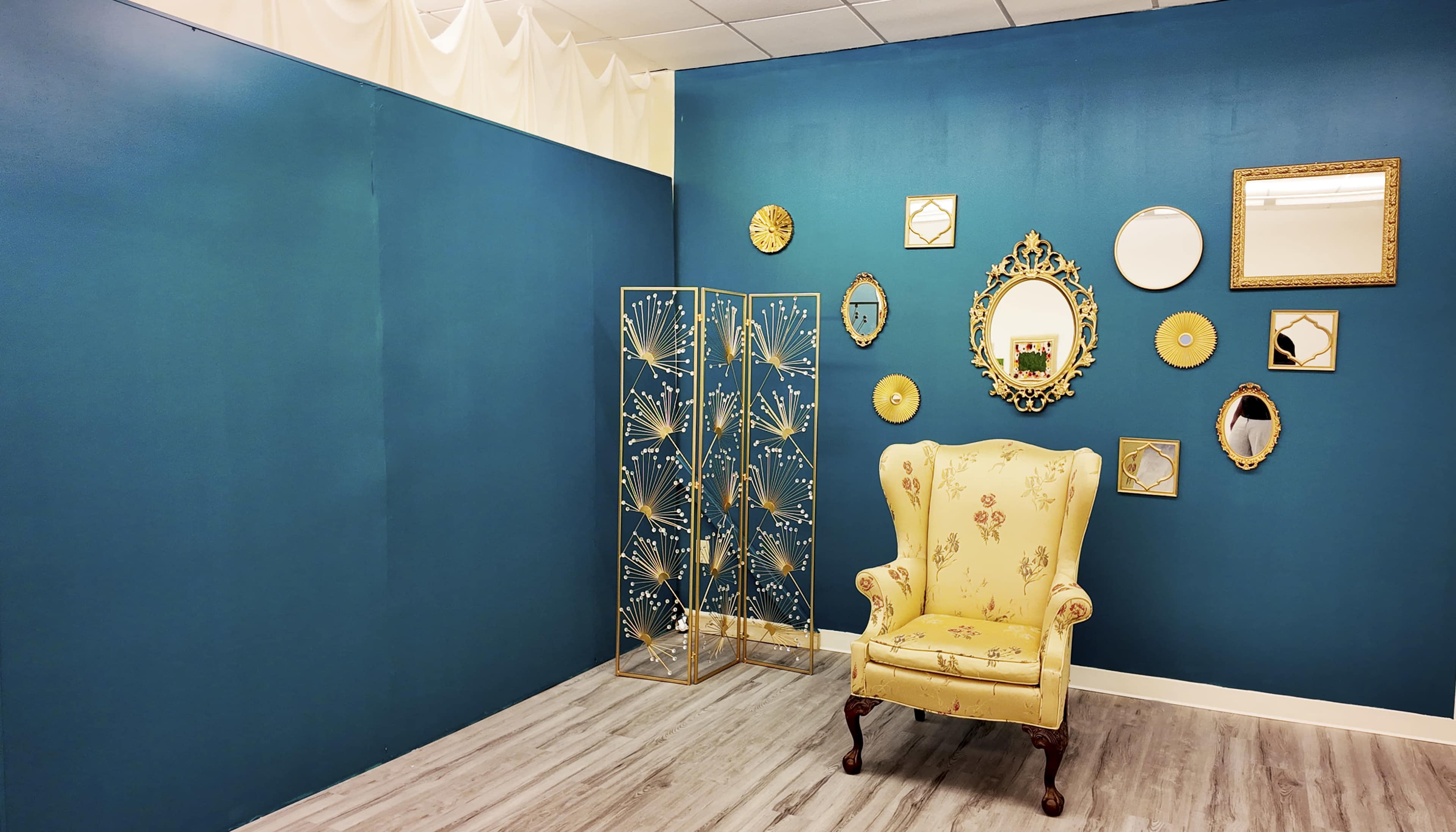 Holiday Studio Sets Image in Doraville, Atlanta, GA