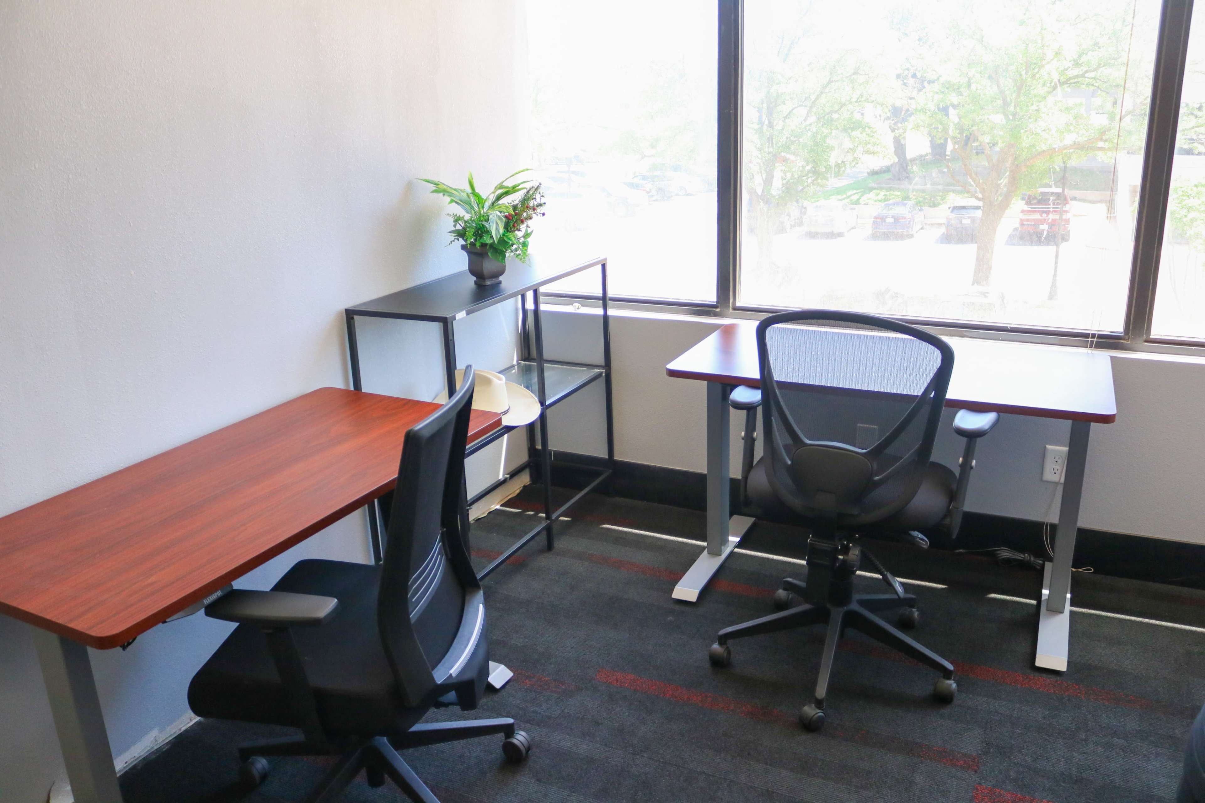 4 Desk CoWorking Space Image in Bedford, Bedford, TX