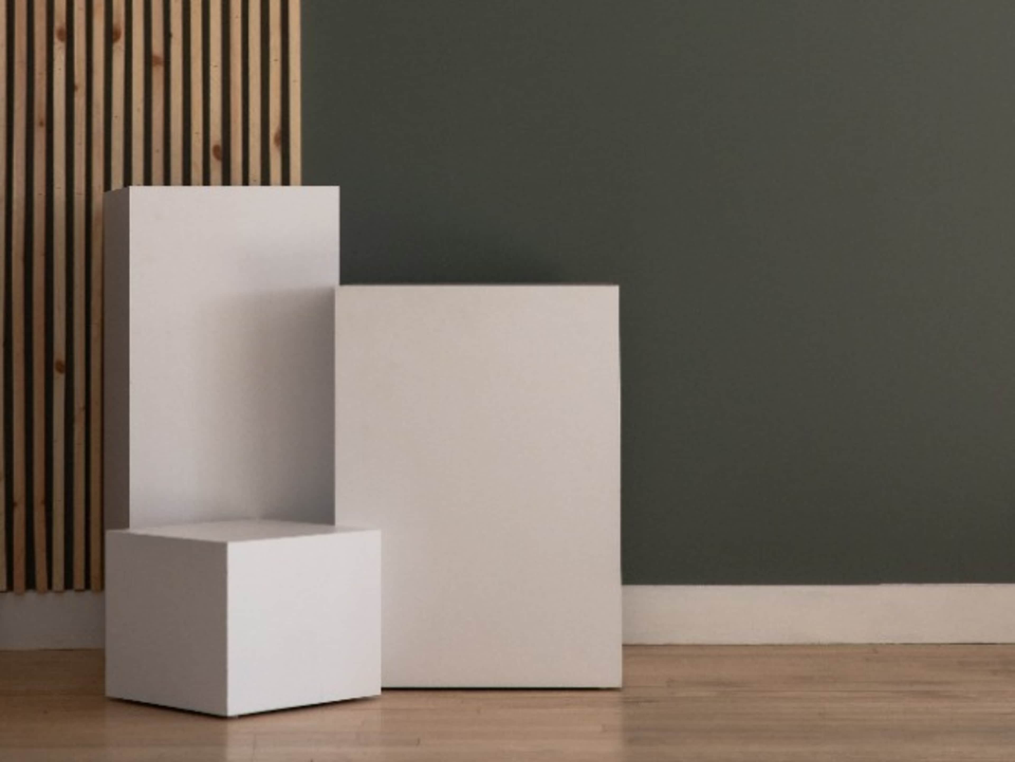 3 Pedestal Posing Set