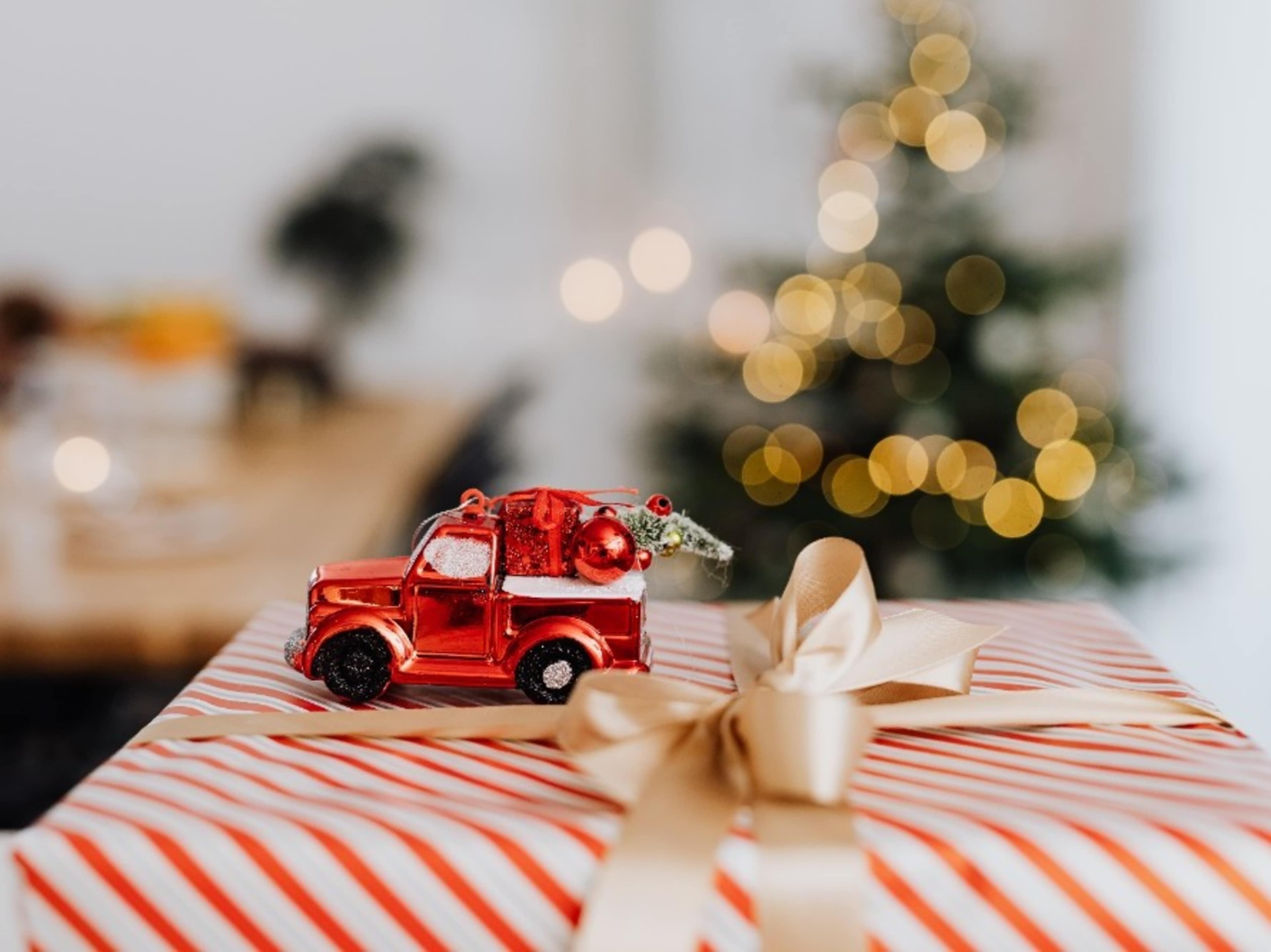 Holiday Decor + Decorator