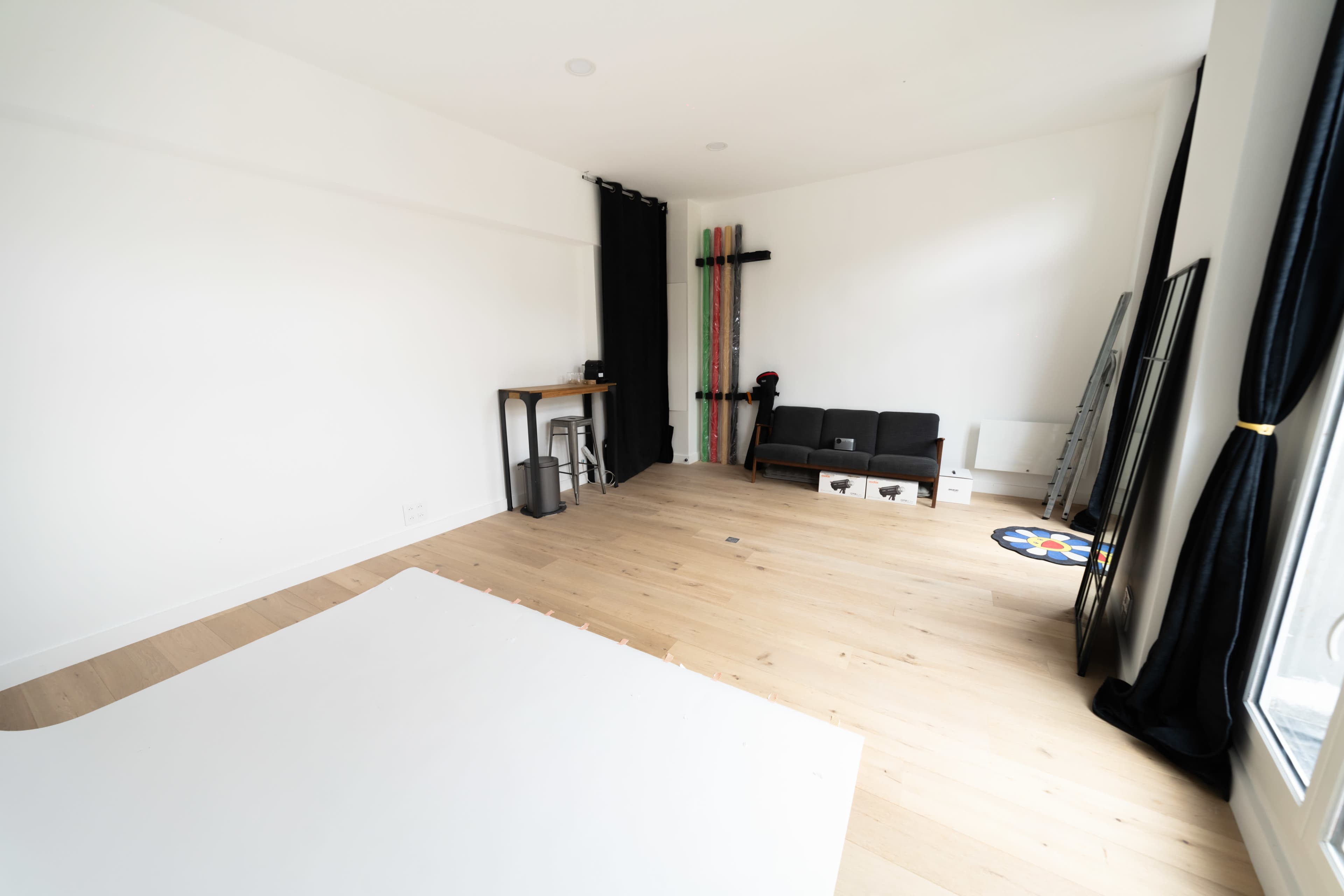 Studio photo très lumineux à Strasbourg - Saint-Denis Image dans Sentier, Paris, 