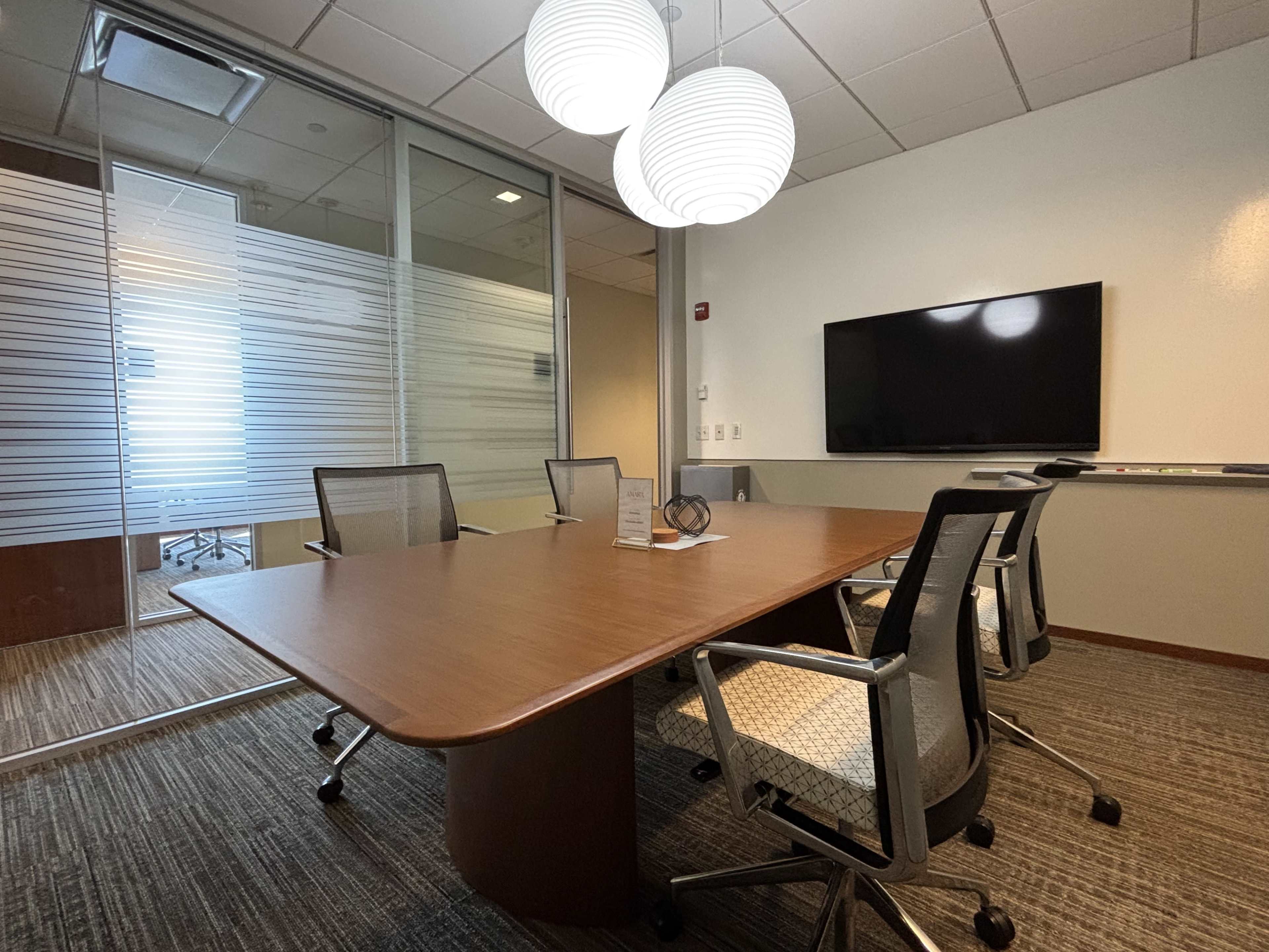 Upscale Suburban Day Office Image dans Schaumburg Township, Schaumburg, IL