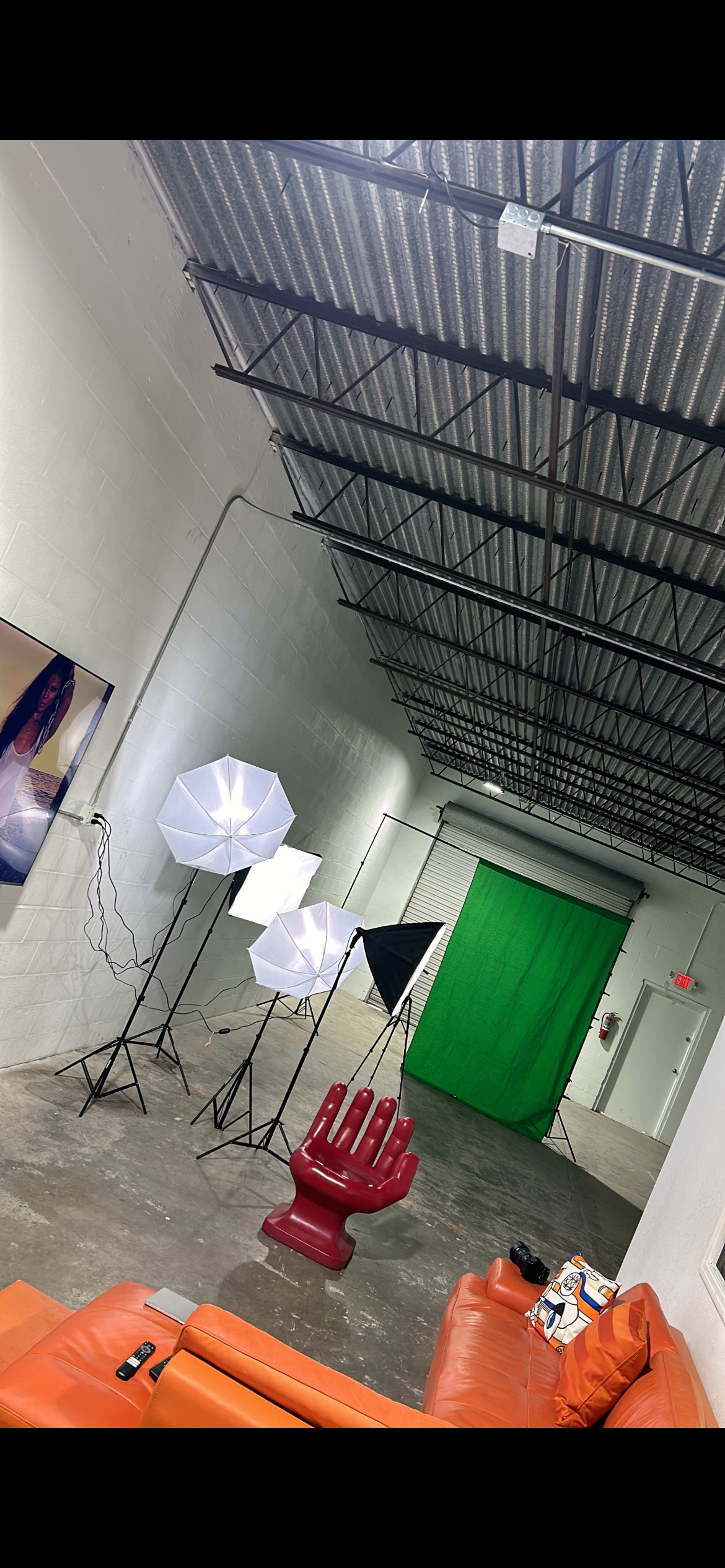 STUDIO/WAREHOUSE X Prods. Image in , Clearwater, FL
