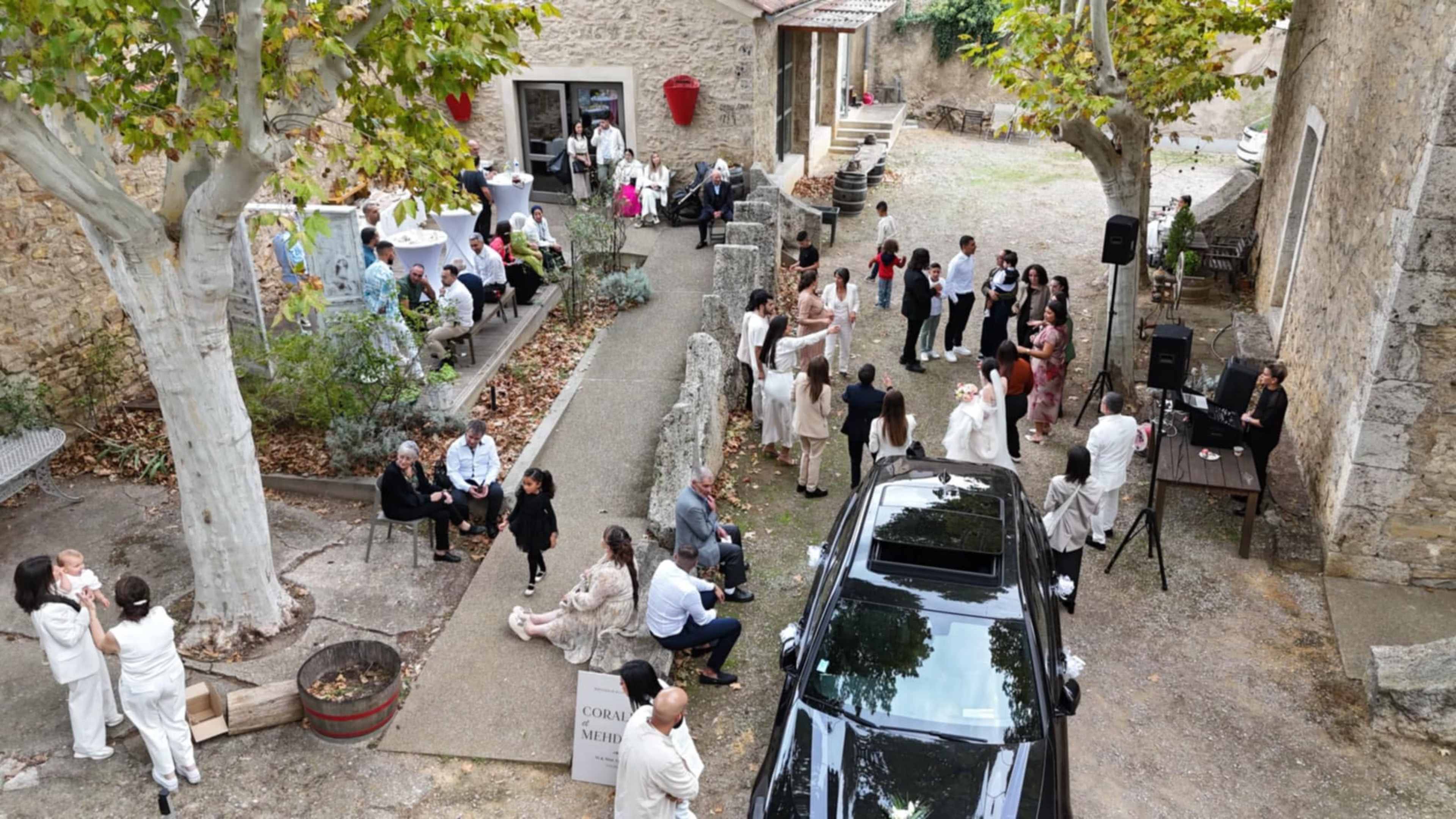 Ancien domaine viticole réhabilité en 5 appartements 4 & 5 étoiles Image in , FABREZAN