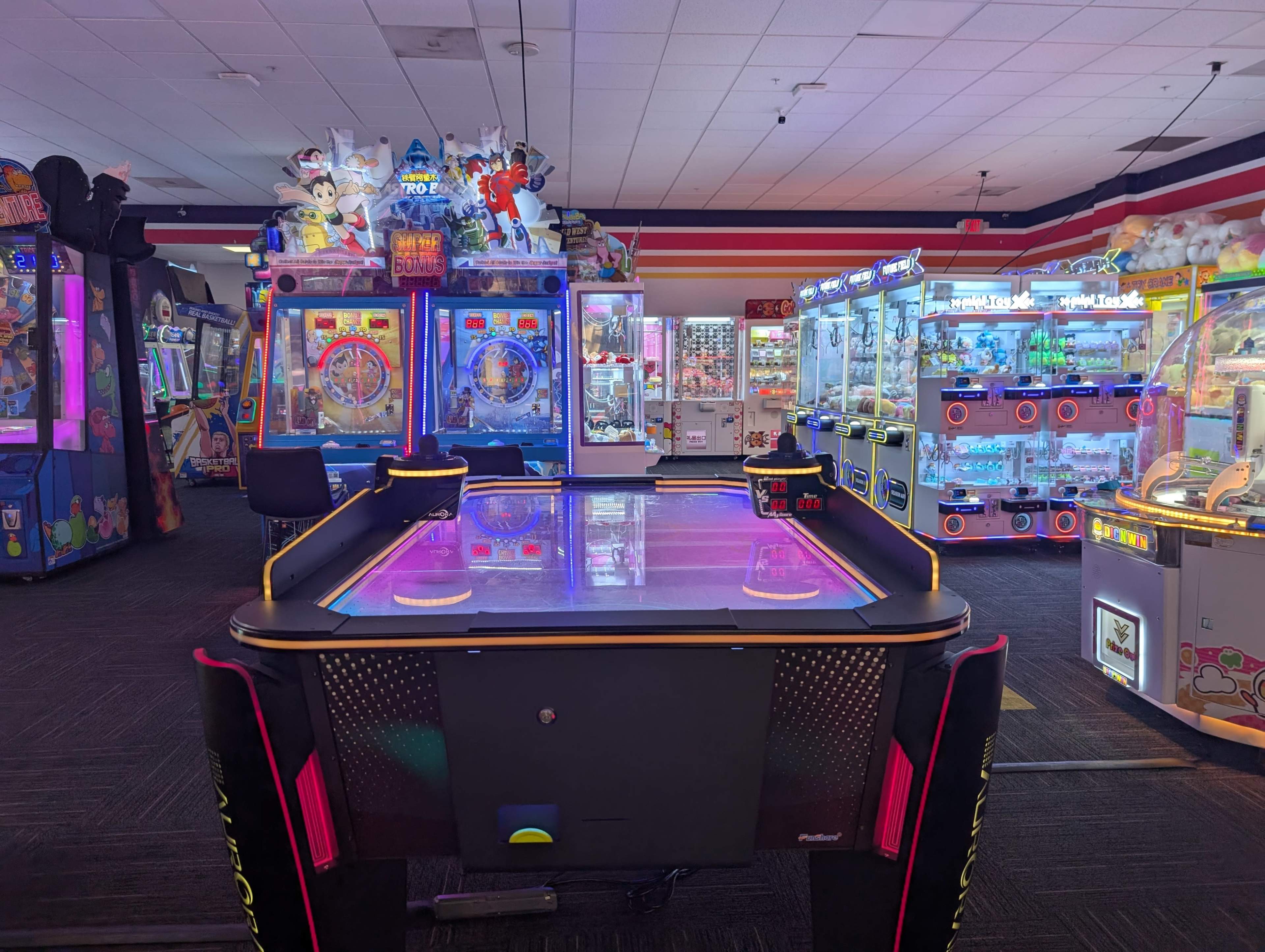 Retro Video Arcade – South Bay Galleria Image in North Redondo, Redondo Beach, CA