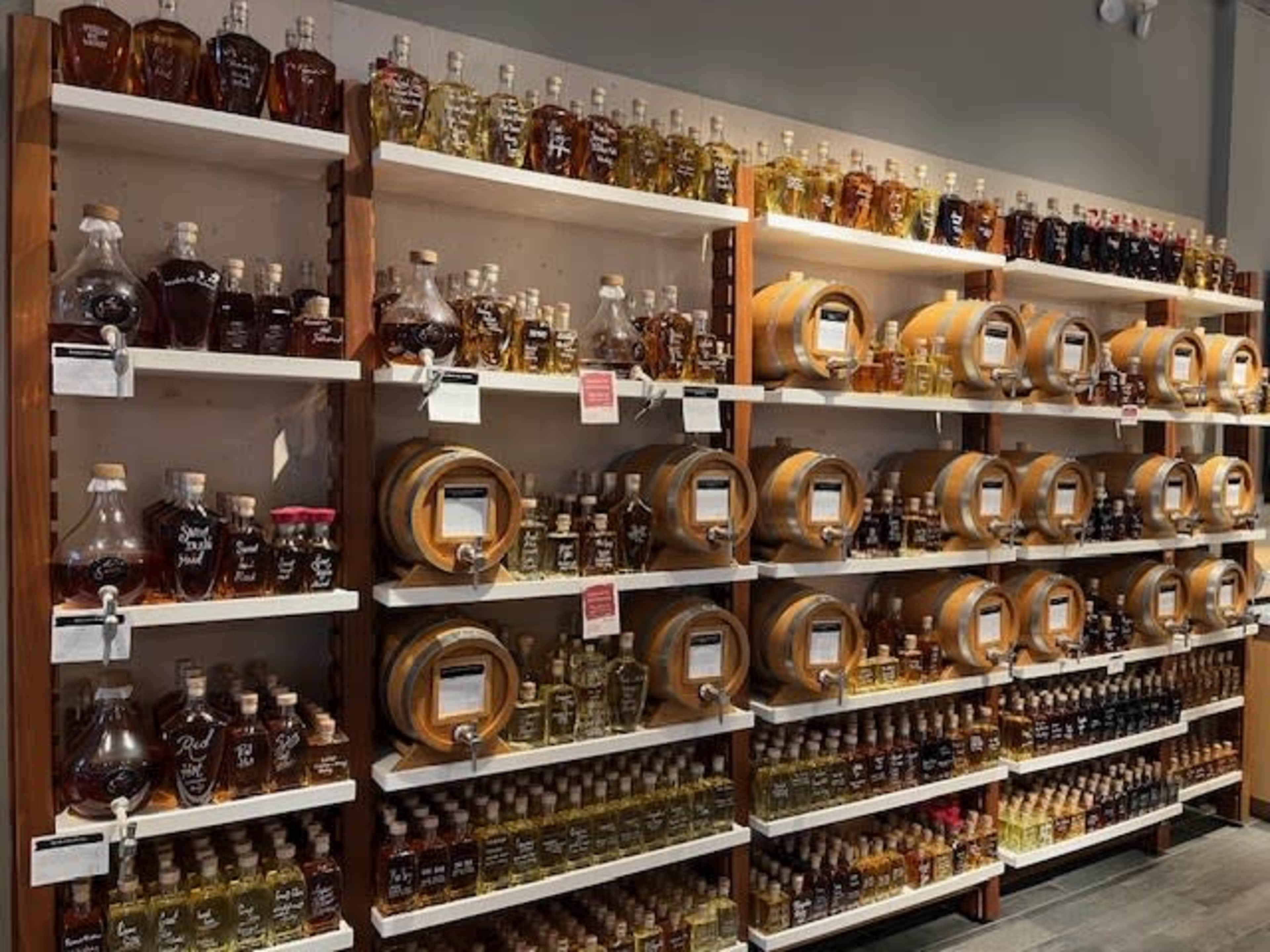 Storefront with Tasting Experience - Oakbrook Image in York Township, Oak Brook, IL